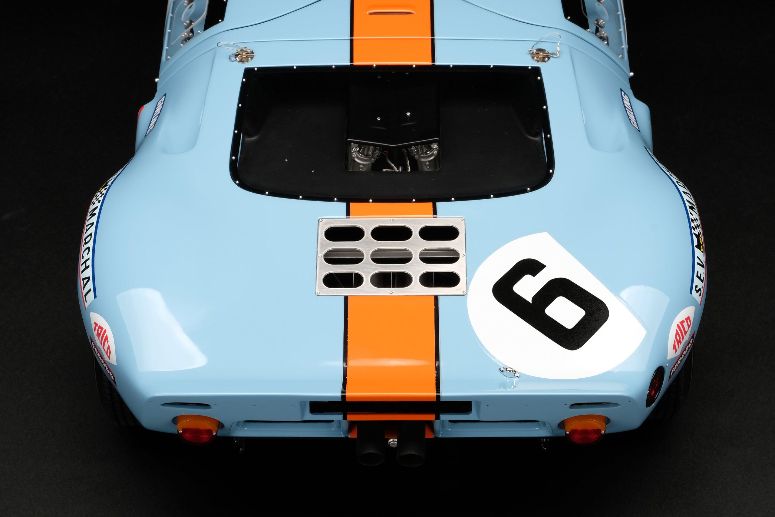 Amalgam Ford GT40 1969 Le Mans Winner | 1:8 - Image 15