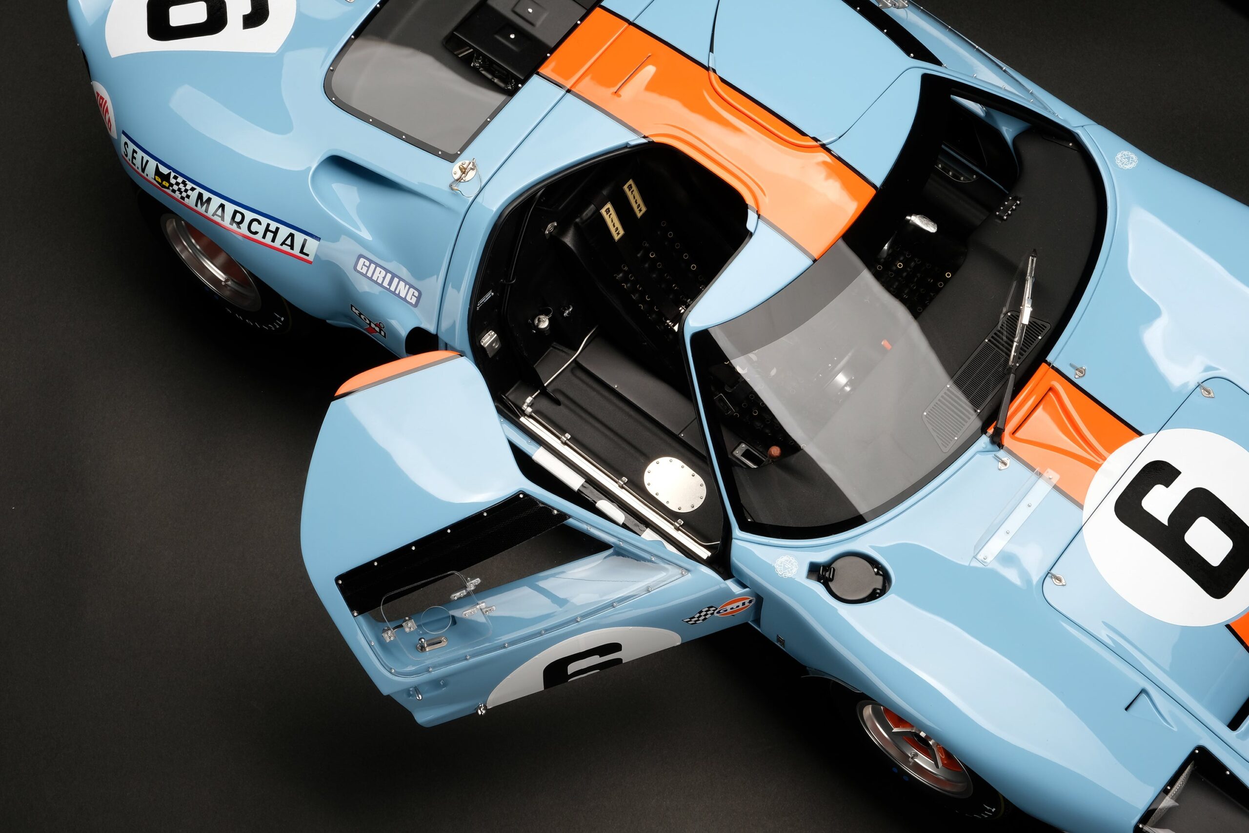 Amalgam Ford GT40 1969 Le Mans Winner | 1:8 - Image 8