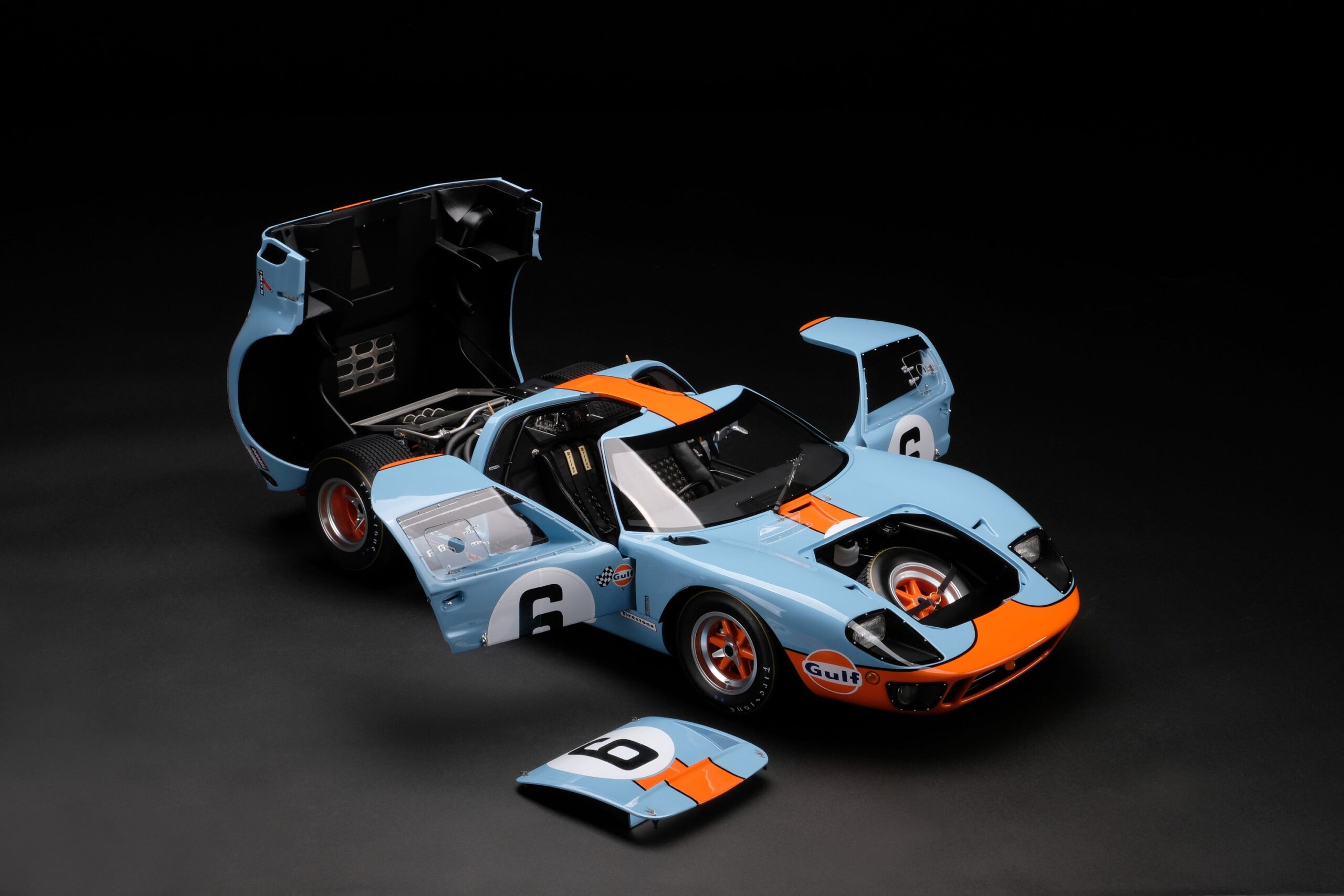 Amalgam Ford GT40 1969 Le Mans Winner | 1:8 - Image 13
