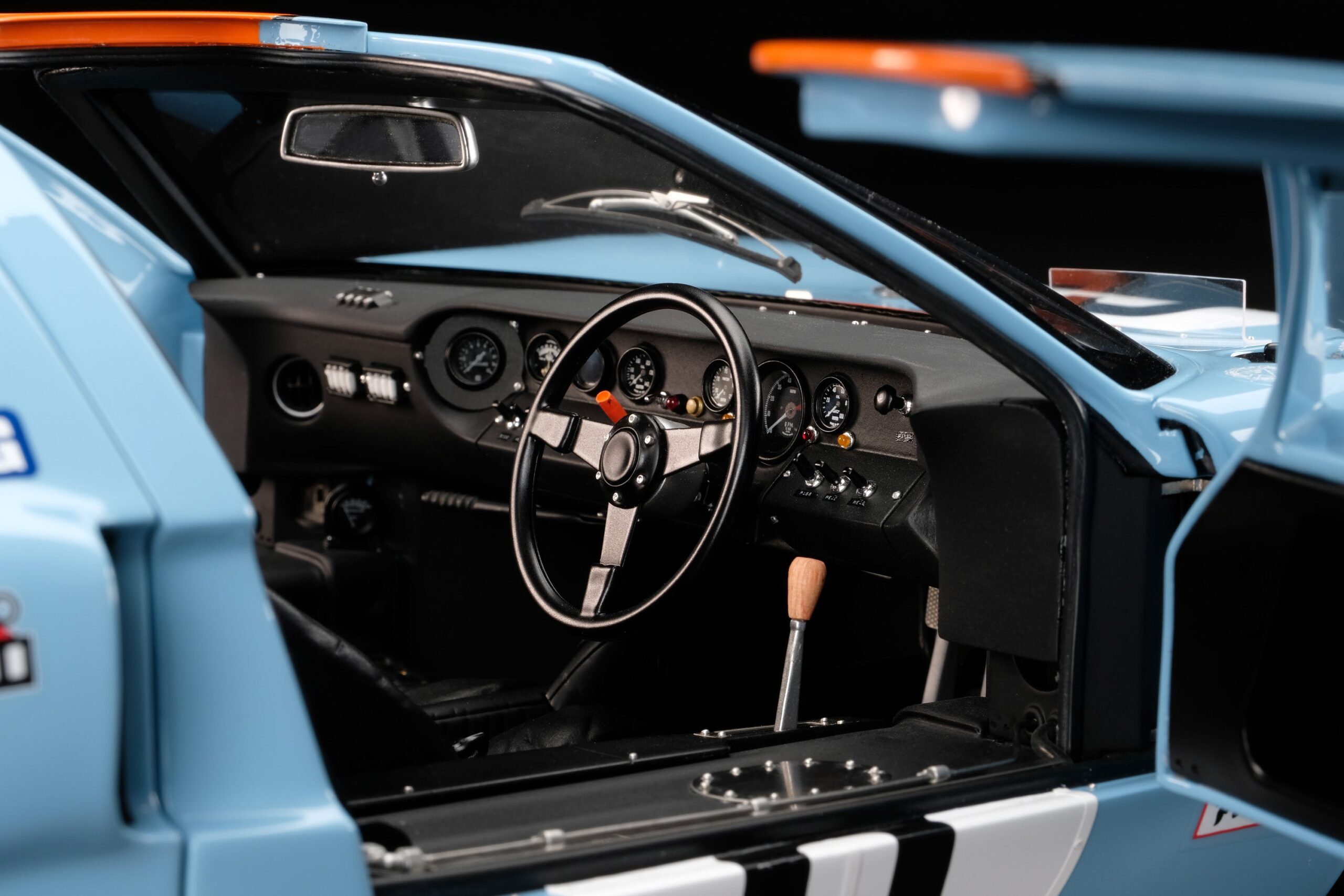 Amalgam Ford GT40 1969 Le Mans Winner | 1:8 - Image 9