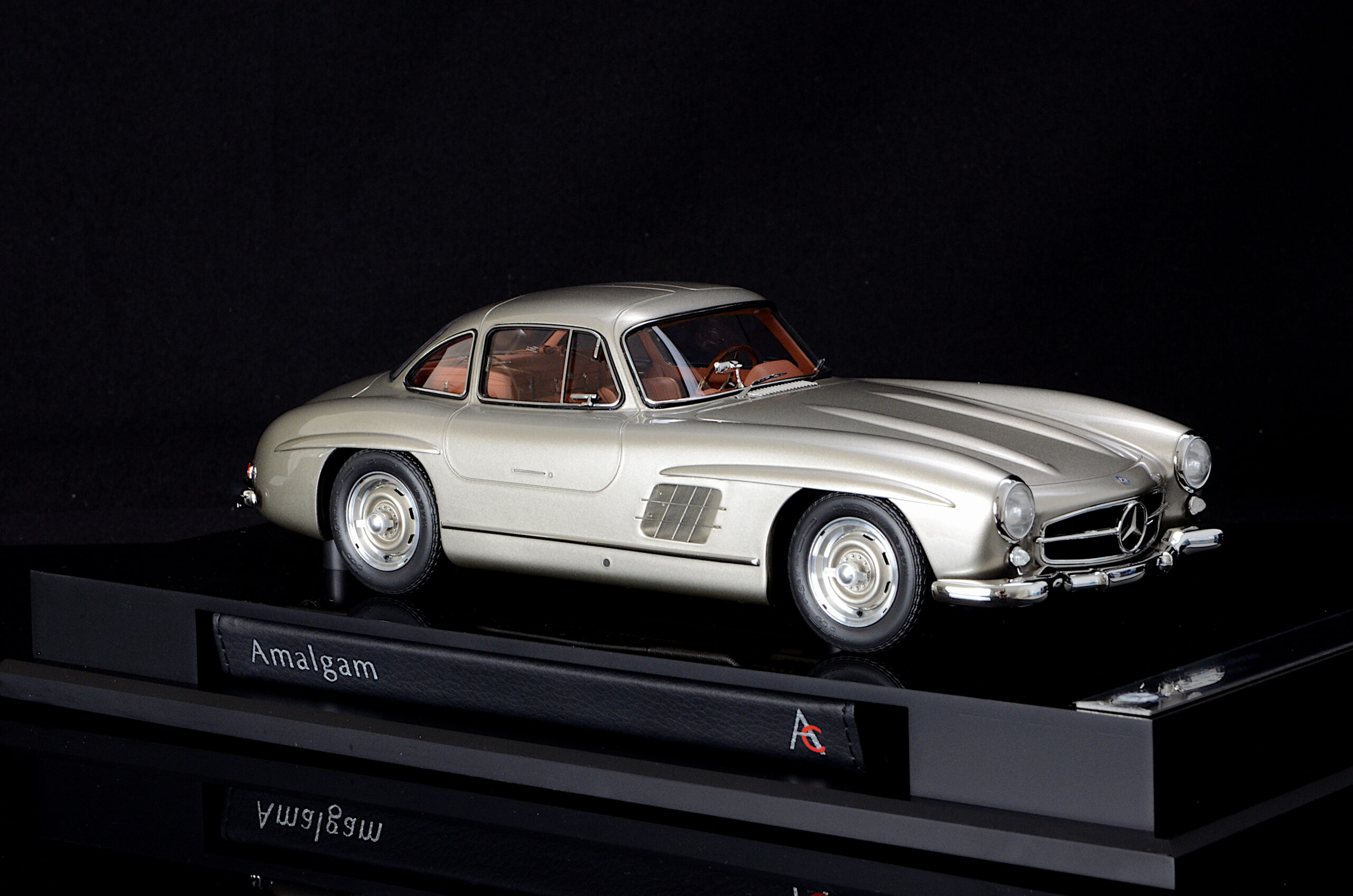 Amalgam Mercedes-Benz 300SL Gullwing 1:18 - 1/18 - 画像4