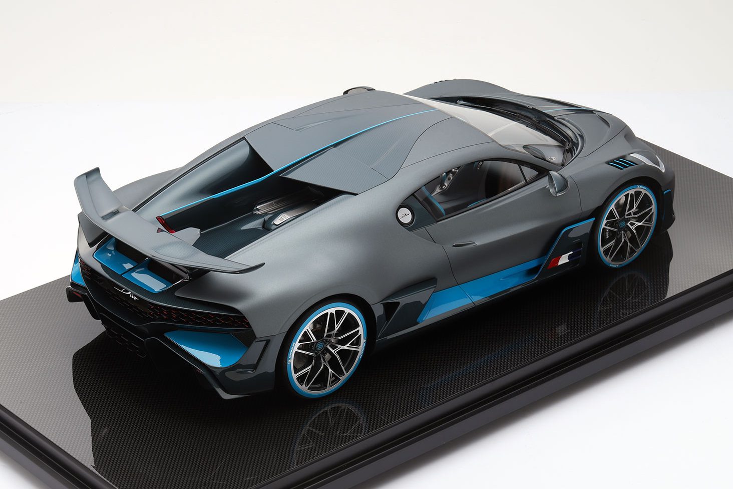 MR Collection Bugatti Divo | 1:8 - Immagine 2