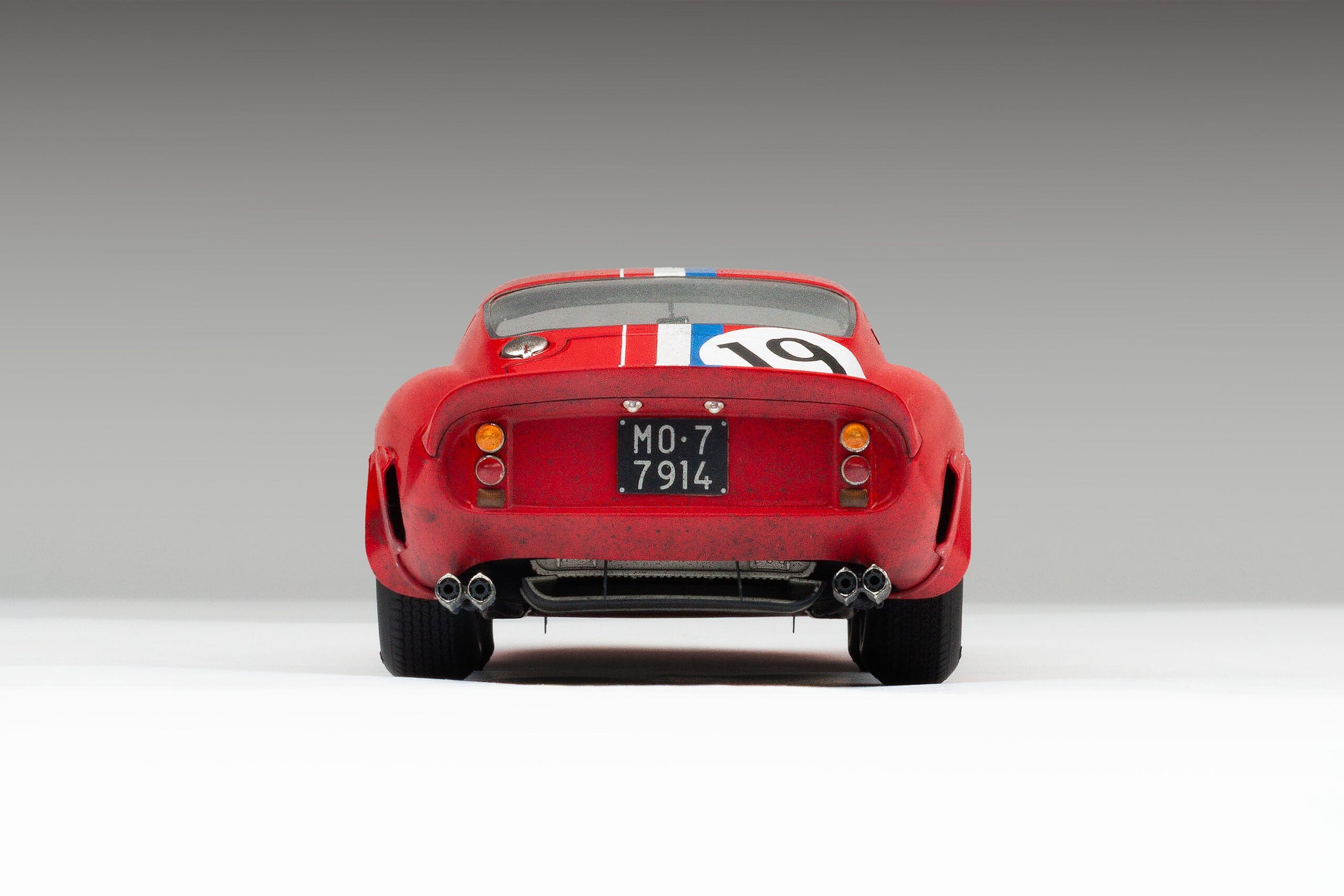 Amalgam Ferrari 250 GTO 3705GT 1962 Le Mans Class Winner Race Weathered - Rot | 1:18 - 画像8