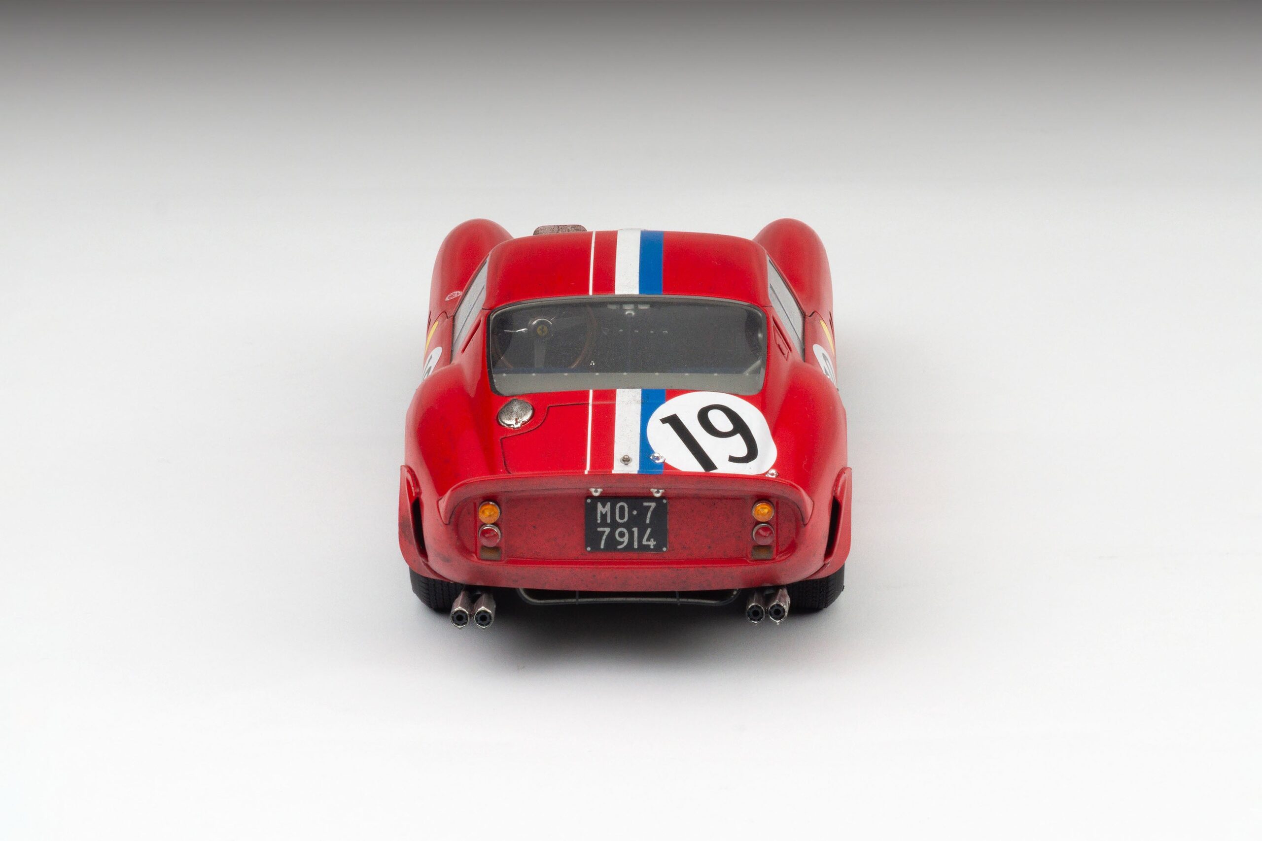 Amalgam Ferrari 250 GTO 3705GT 1962 Le Mans Class Winner Race Weathered - Rot | 1:18 - 画像10