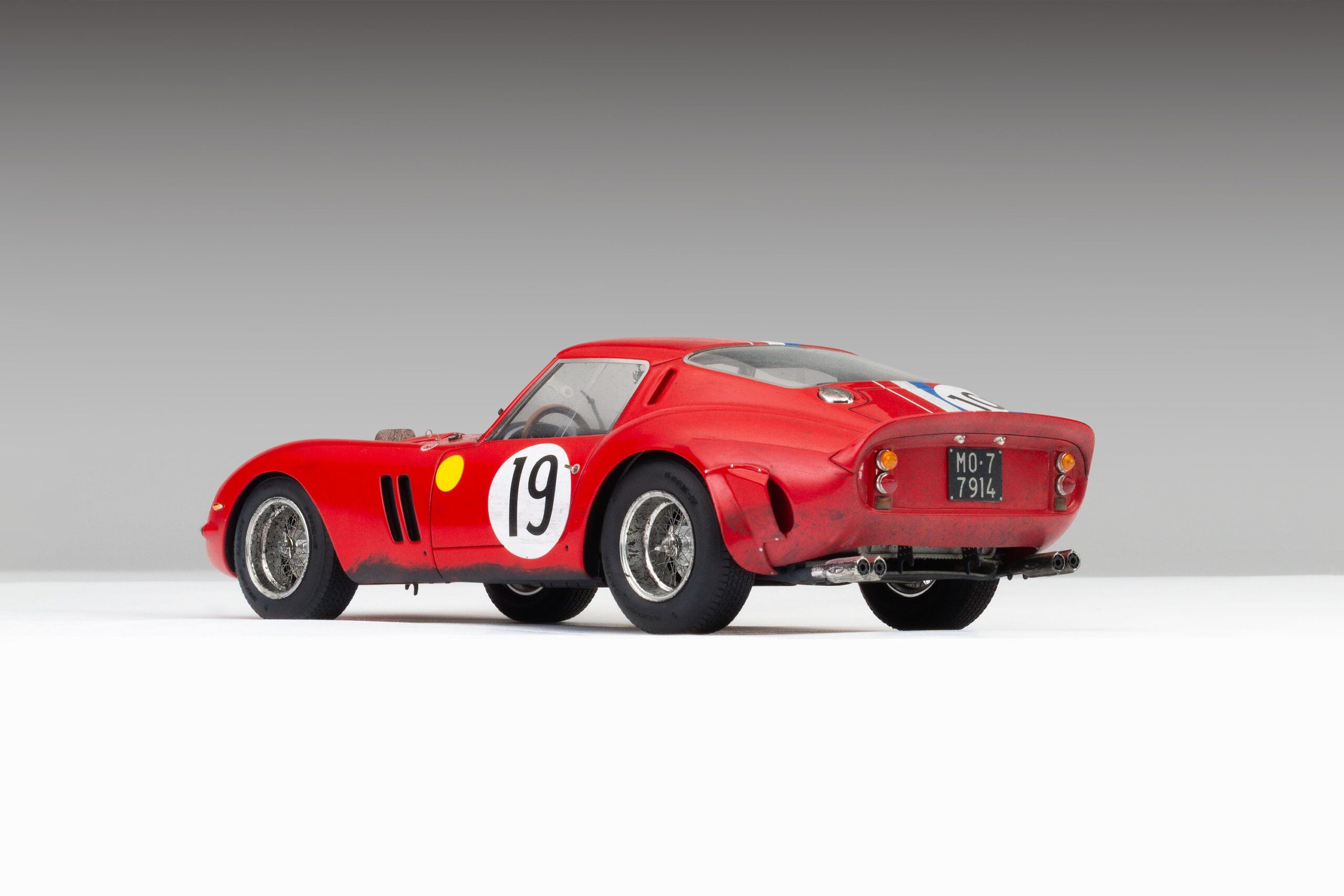 Amalgam Ferrari 250 GTO 3705GT 1962 Le Mans Class Winner Race Weathered - Rot | 1:18 - 画像14