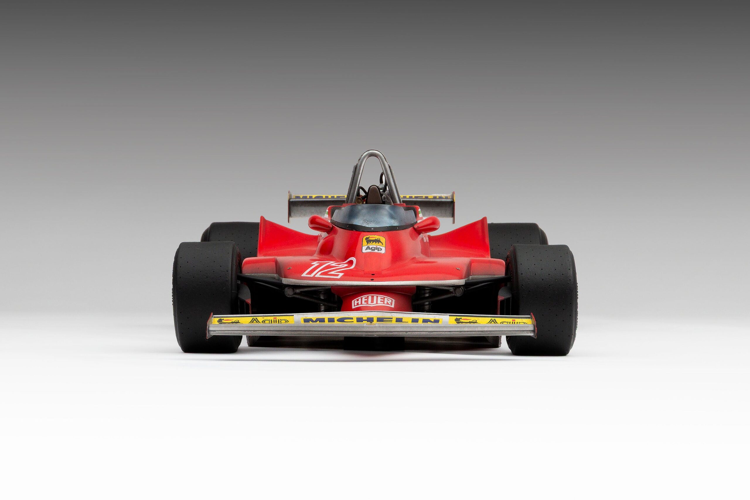 Amalgam Ferrari 312 T4 1979 US East Grand Prix Winner Gilles Villeneuve Race Weathered - Rot | 1:8 - 画像12