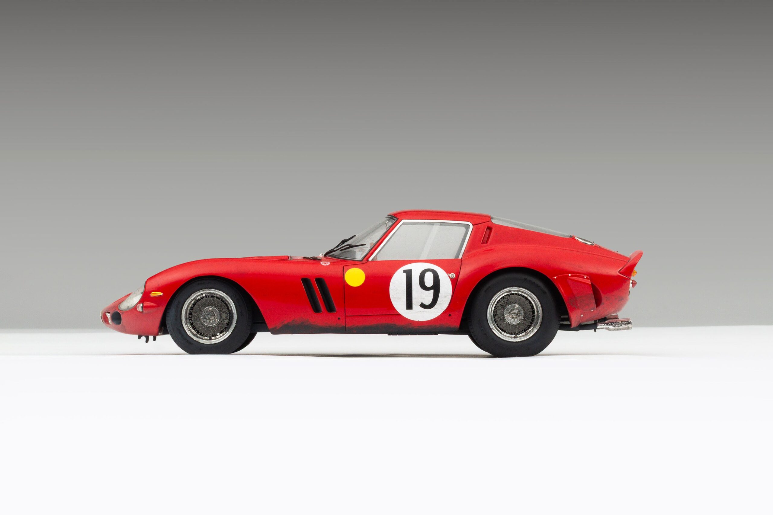 Amalgam Ferrari 250 GTO 3705GT 1962 Le Mans Class Winner Race Weathered - Rot | 1:18 - 画像16