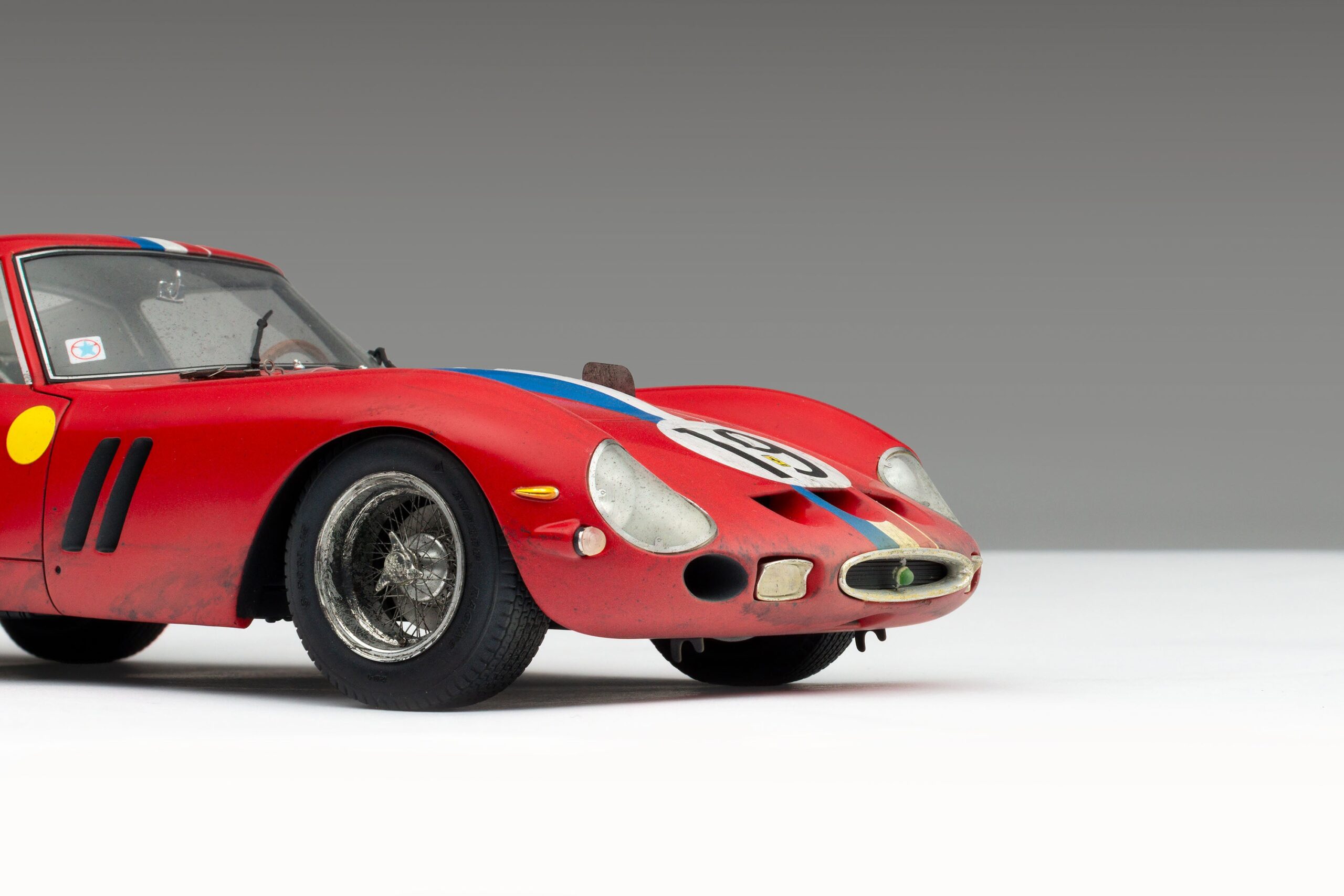 Amalgam Ferrari 250 GTO 3705GT 1962 Le Mans Class Winner Race Weathered - Rot | 1:18 - 画像18