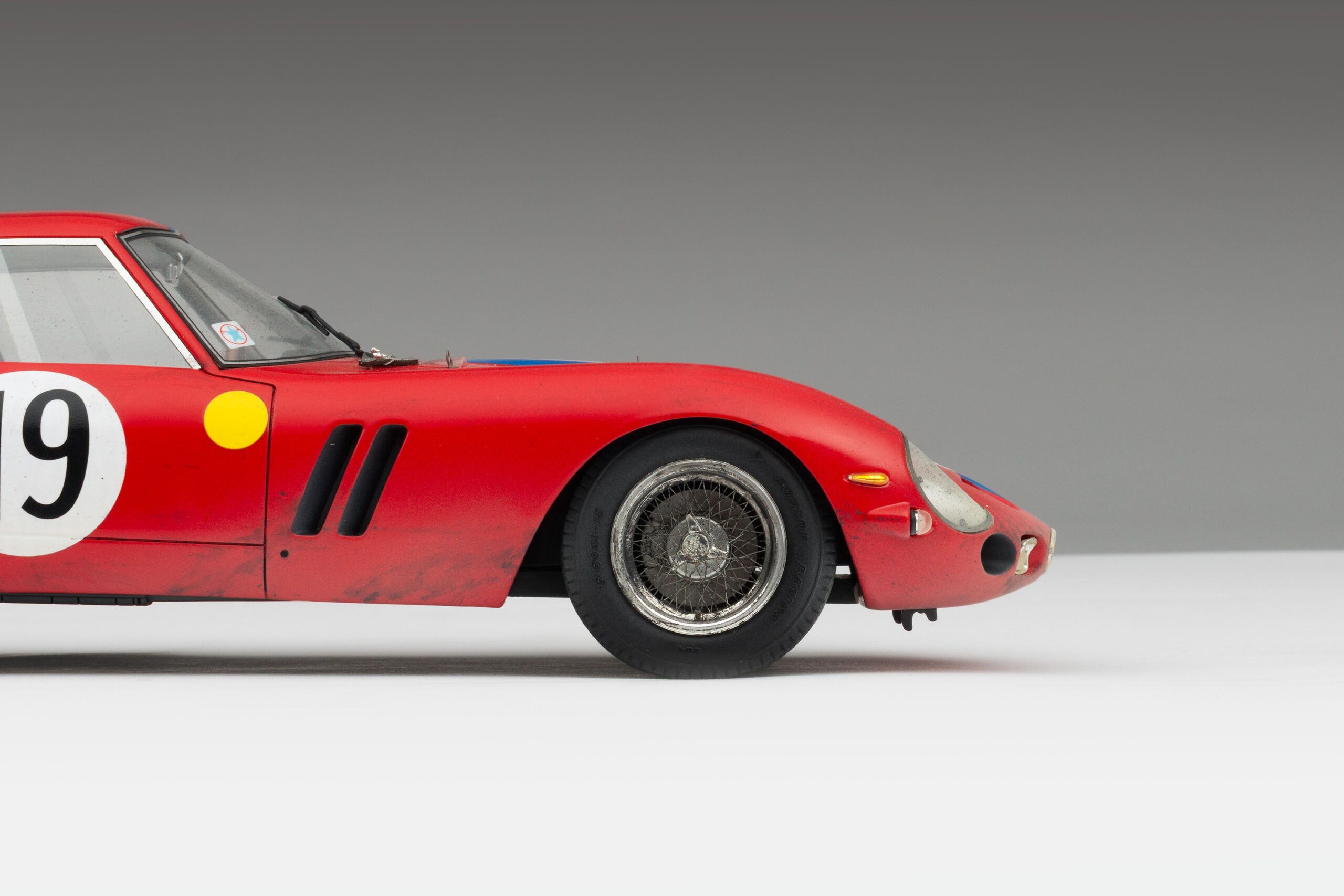 Amalgam Ferrari 250 GTO 3705GT 1962 Le Mans Class Winner Race Weathered - Rot | 1:18 - 画像20