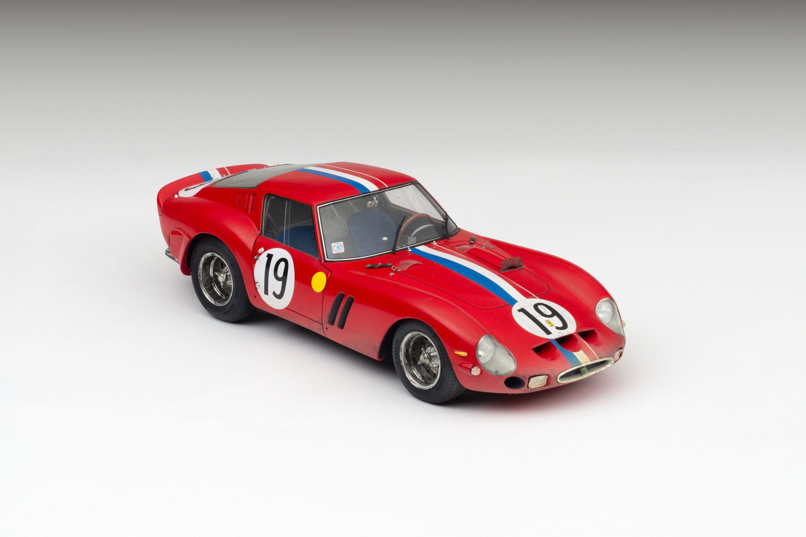 Amalgam Ferrari 250 GTO 3705GT 1962 Le Mans Class Winner Race Weathered - Rot | 1:18 - 画像22
