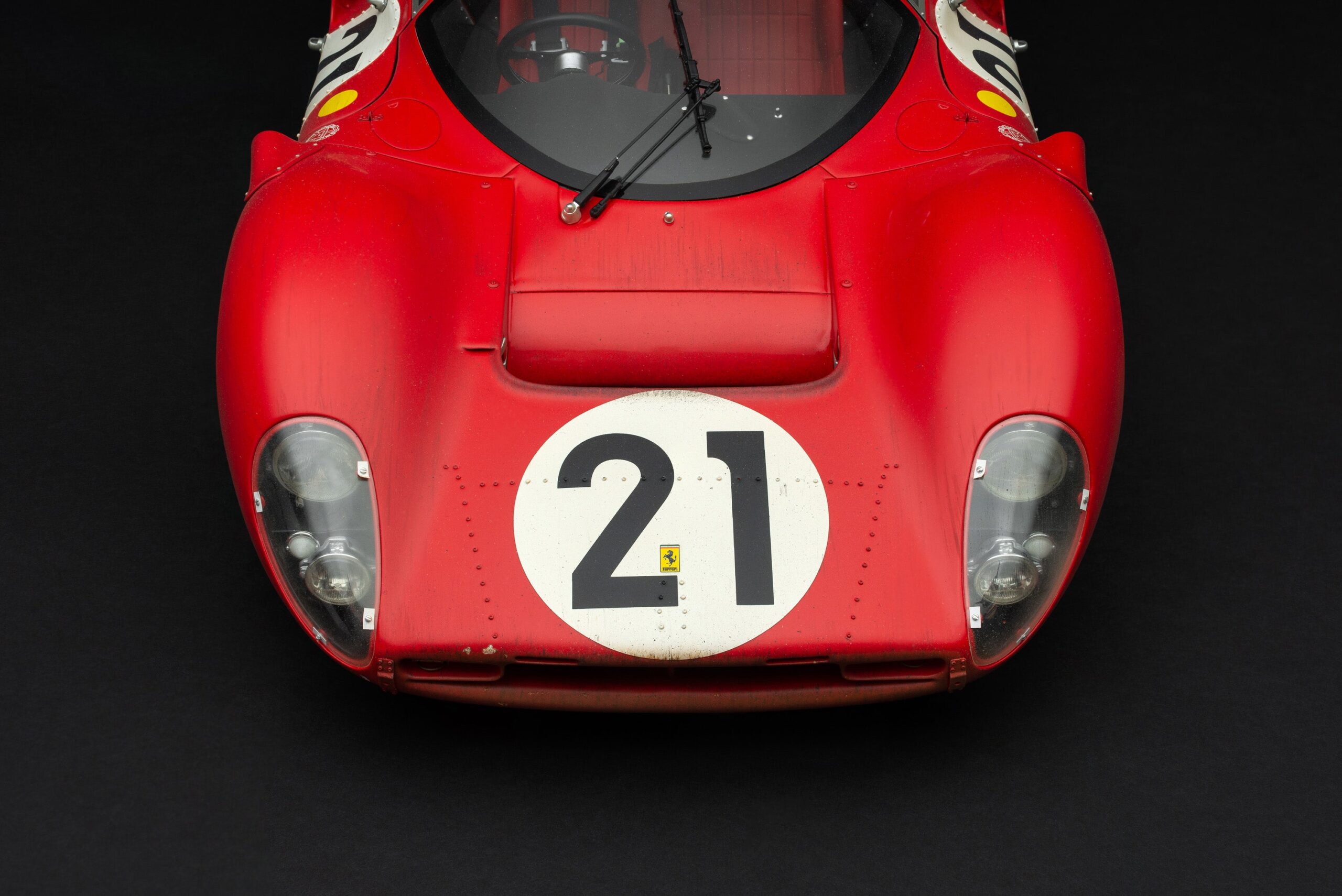Amalgam Ferrari 330 P4 1967 Le Mans 2nd Place Race Weathered - Rot | 1:8 - 画像6