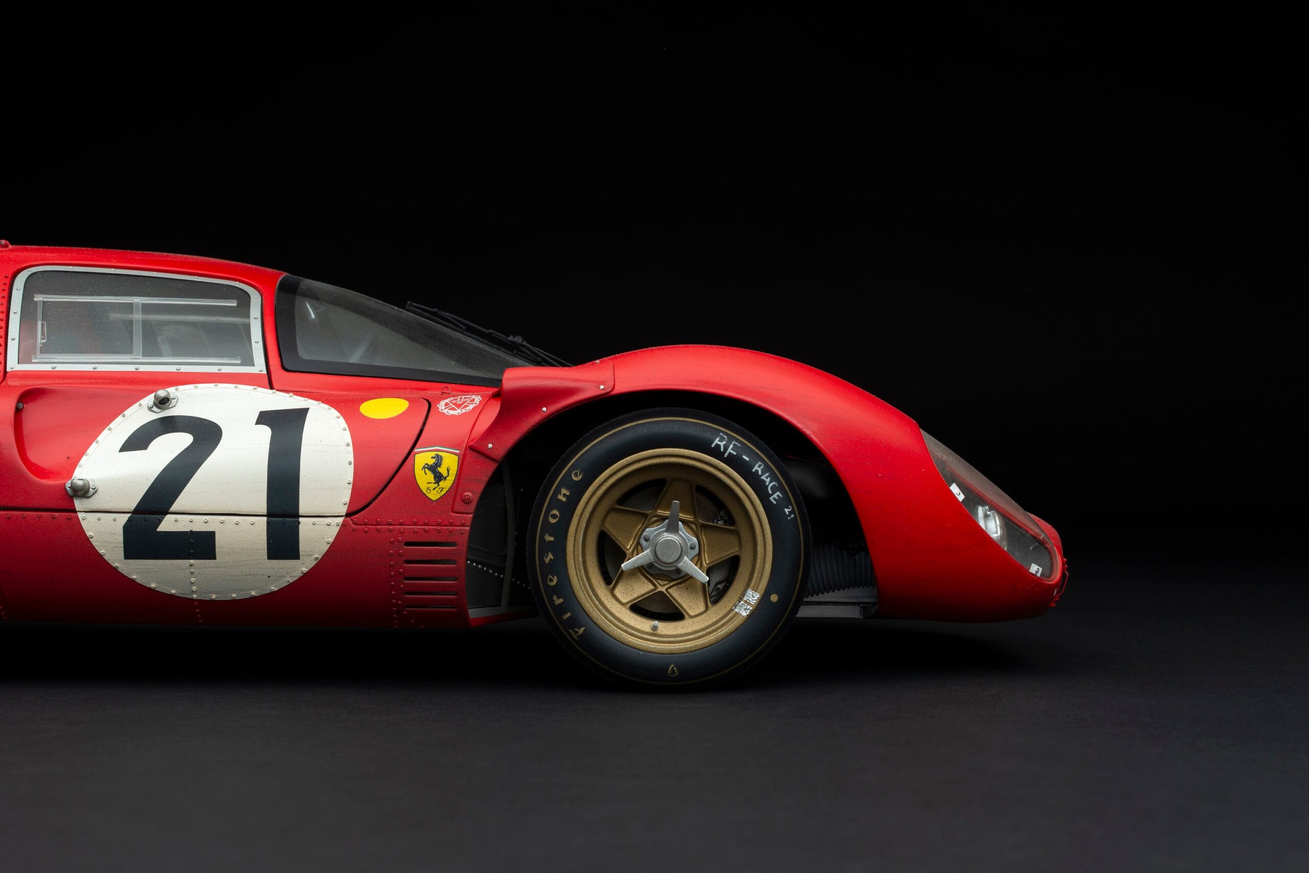 Amalgam Ferrari 330 P4 1967 Le Mans 2nd Place Race Weathered - Rot | 1:8 - 画像7