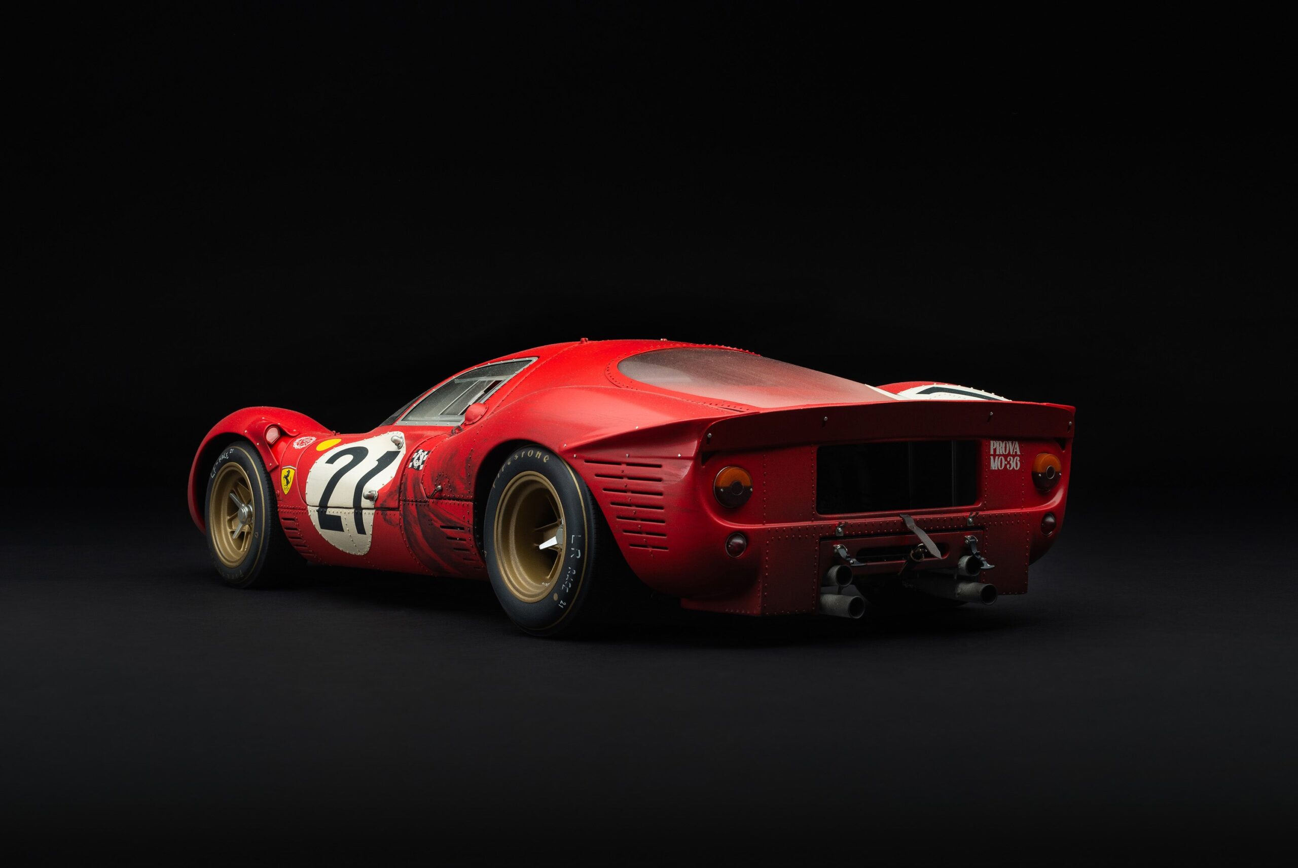 Amalgam Ferrari 330 P4 1967 Le Mans 2nd Place Race Weathered - Rot | 1:8 - 画像9