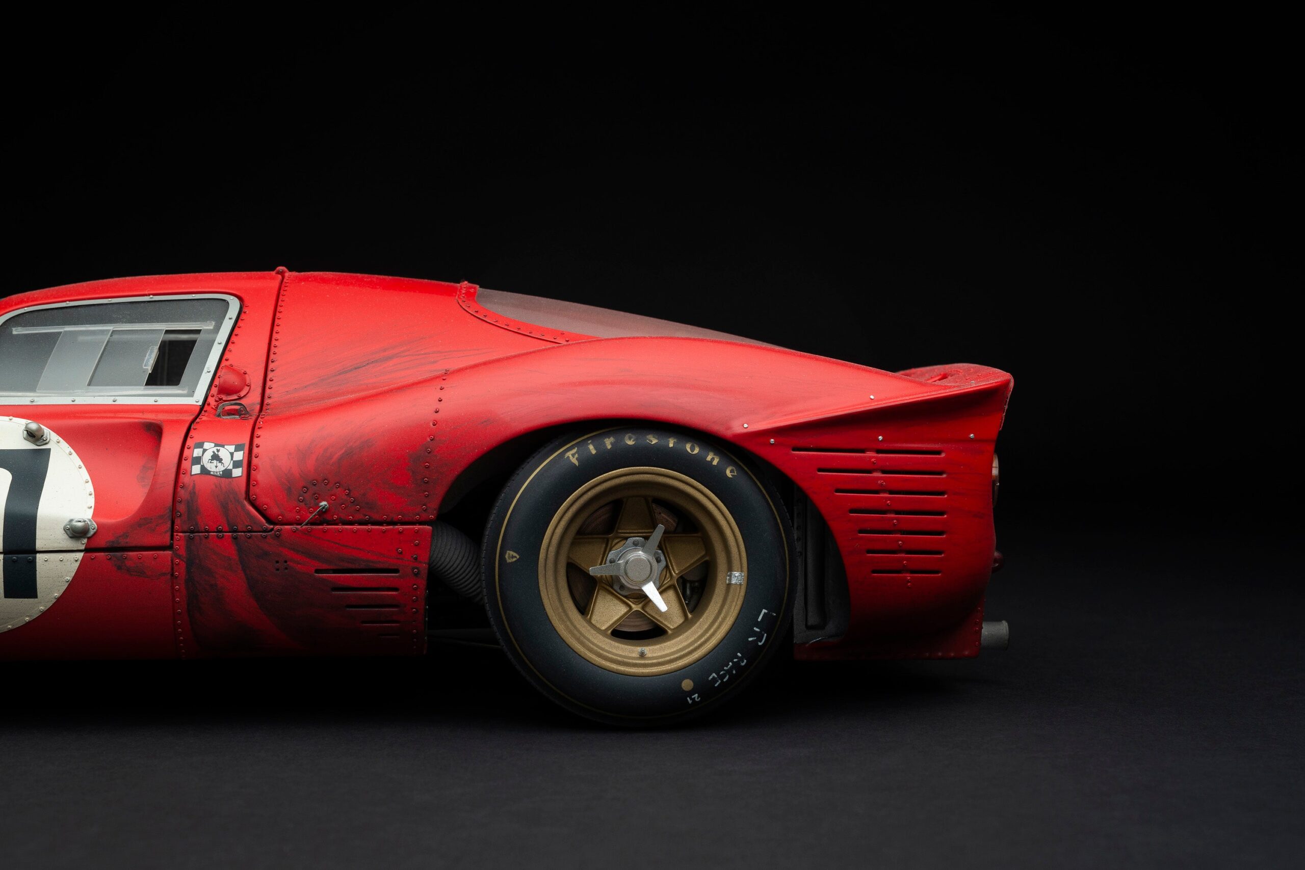 Amalgam Ferrari 330 P4 1967 Le Mans 2nd Place Race Weathered - Rot | 1:8 - 画像10