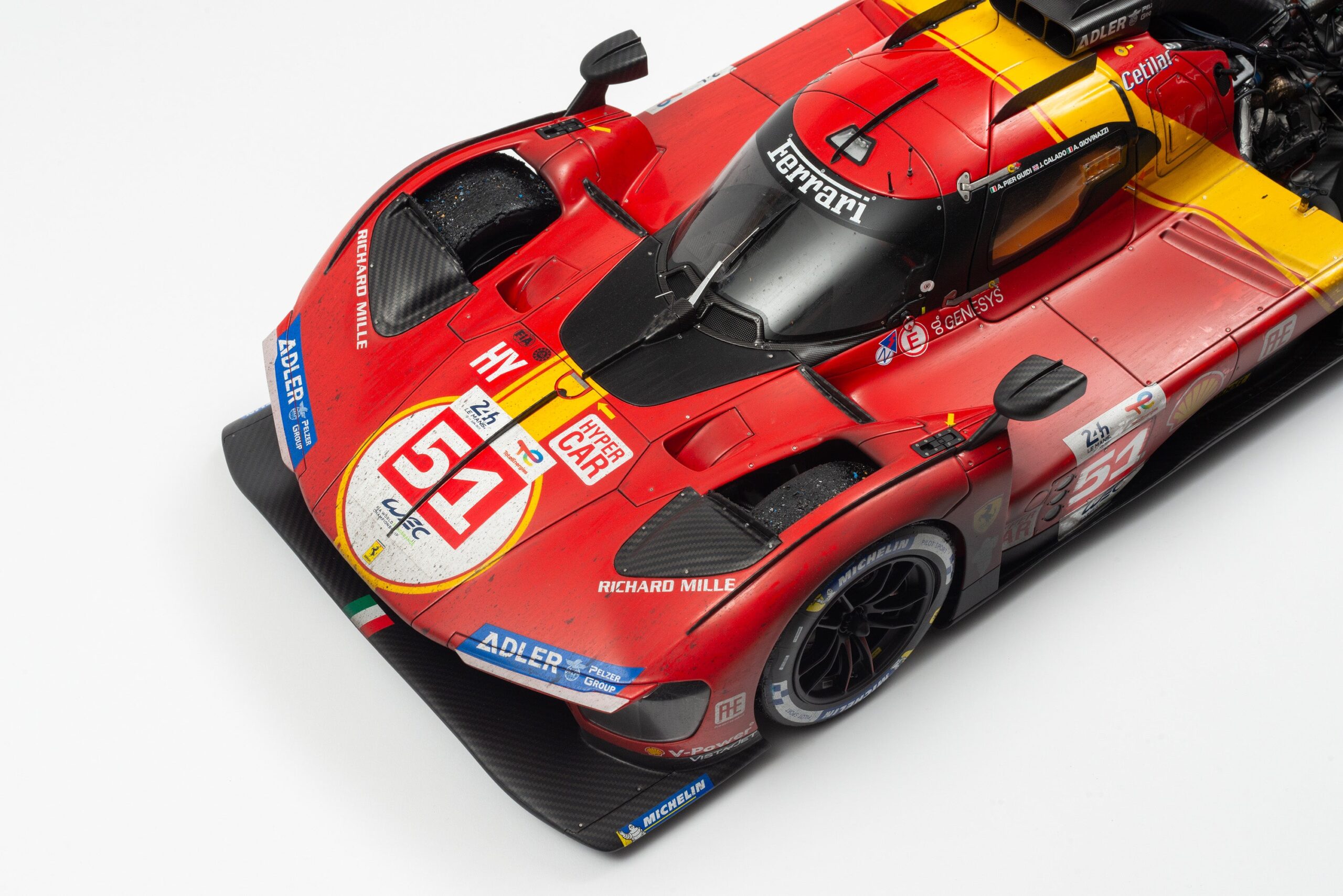 Amalgam Ferrari 499P 2023 Le Mans Winner (#51) Race Weathered - Rot | 1:8 - 画像8