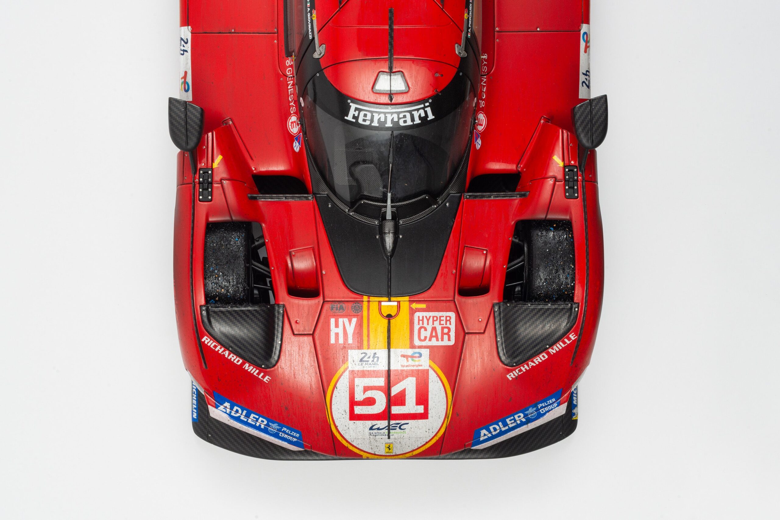 Amalgam Ferrari 499P 2023 Le Mans Winner (#51) Race Weathered - Rot | 1:8 - 画像9