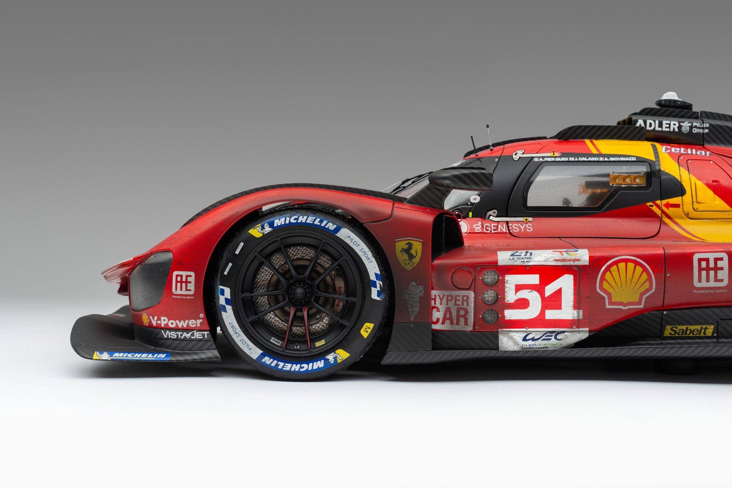 Amalgam Ferrari 499P 2023 Le Mans Winner (#51) Race Weathered - Rot | 1:8 - 画像10