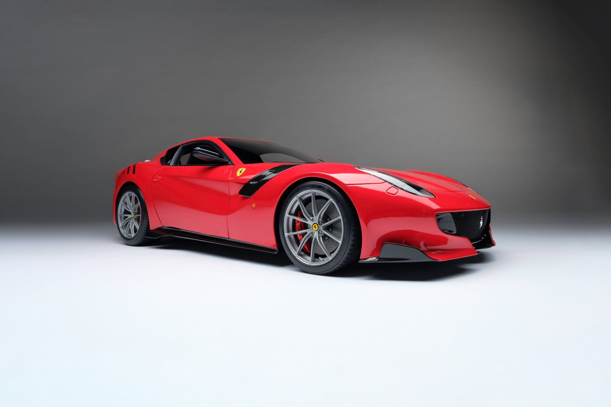 Amalgam Ferrari F12 TDF (2015) - Rot | 1:8 - Imagen 2
