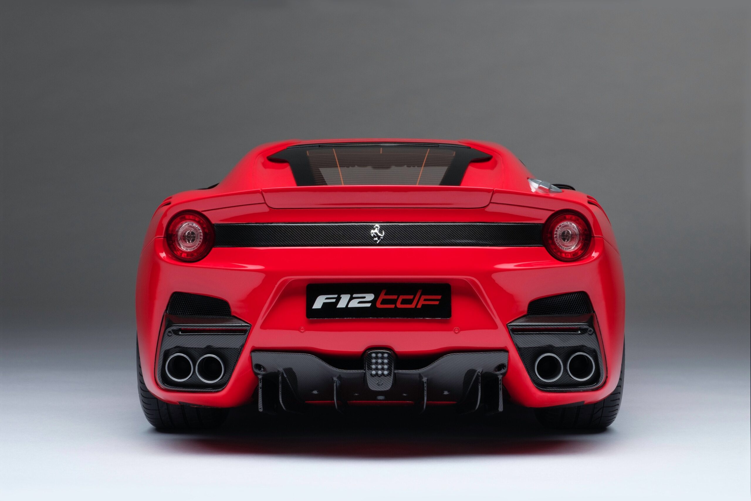 Amalgam Ferrari F12 TDF (2015) - Rot | 1:8 - Imagen 5
