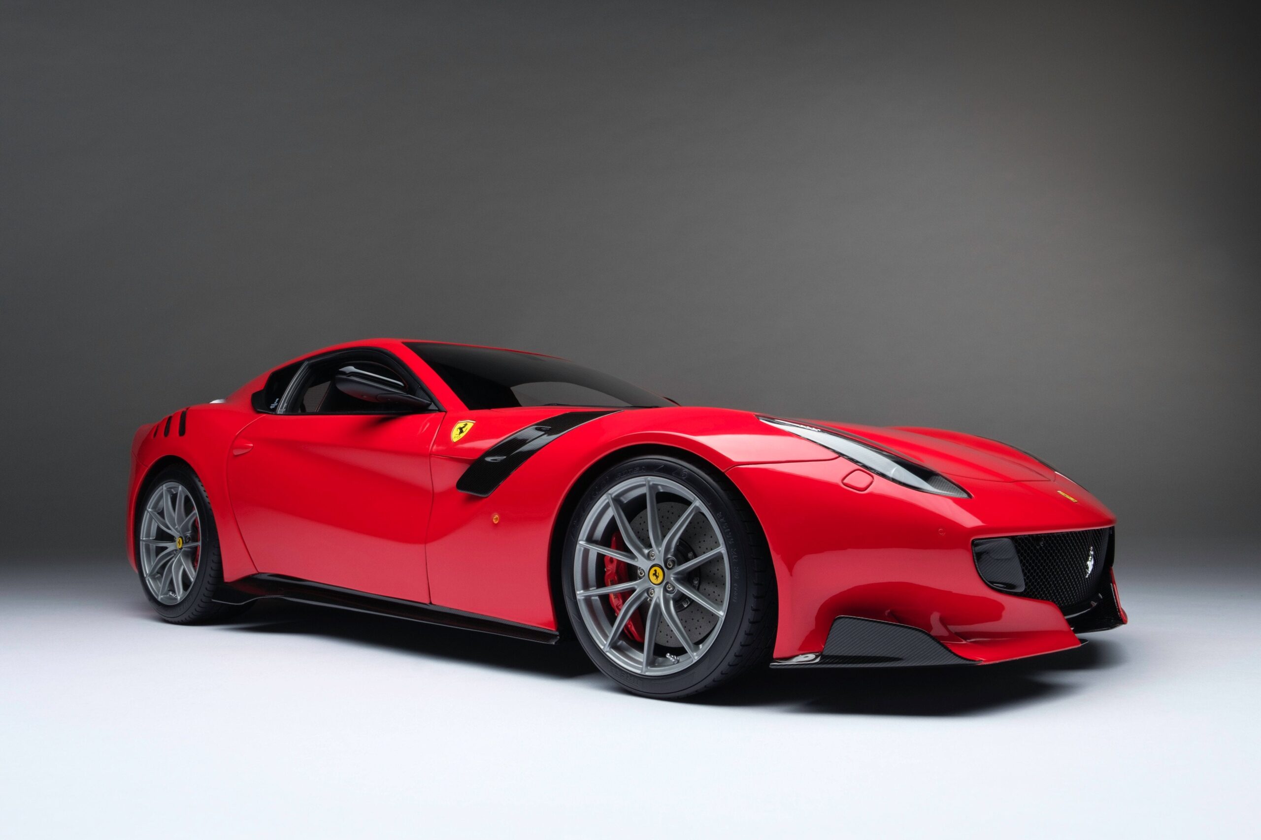 Amalgam Ferrari F12 TDF (2015) - Rojo | 1:8