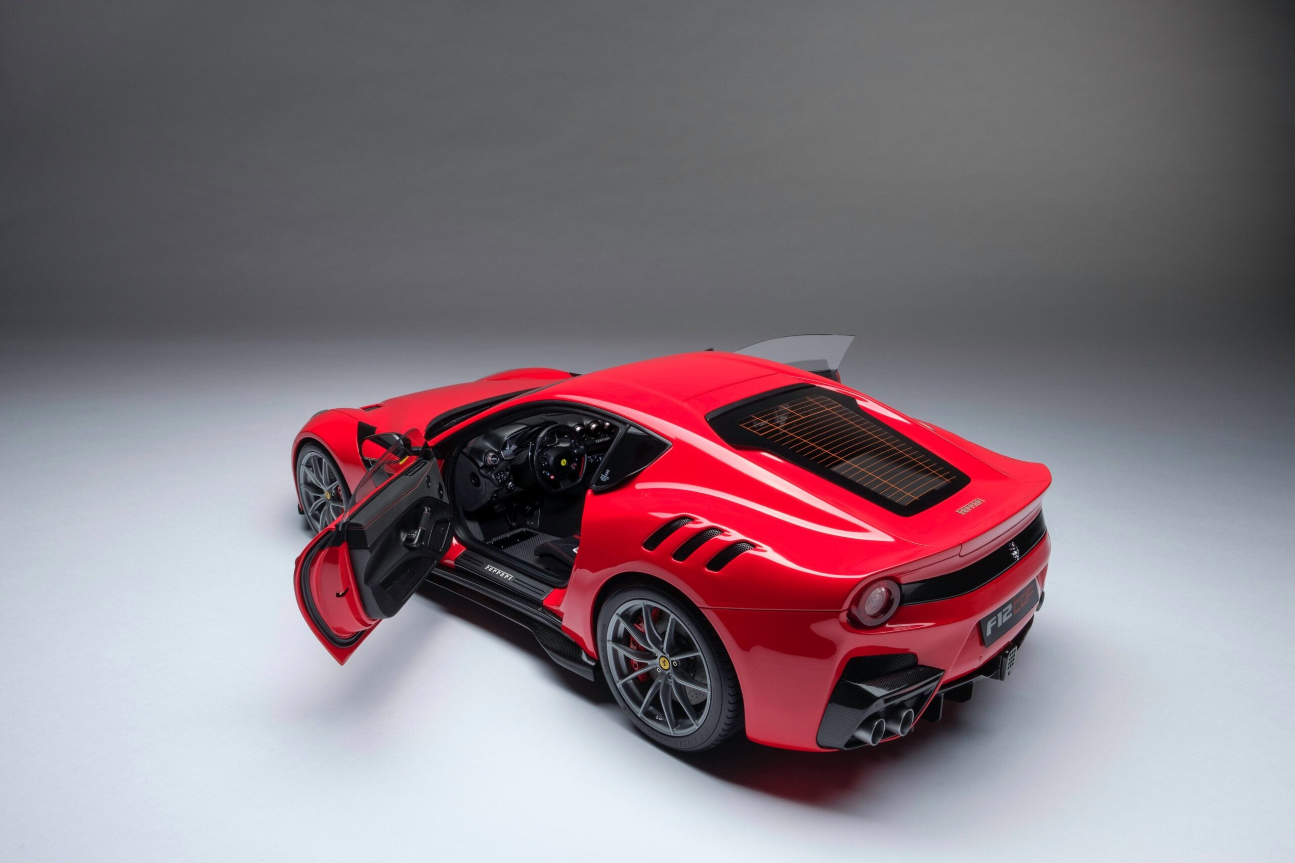 Amalgam Ferrari F12 TDF (2015) - Rot | 1:8 - Imagen 9