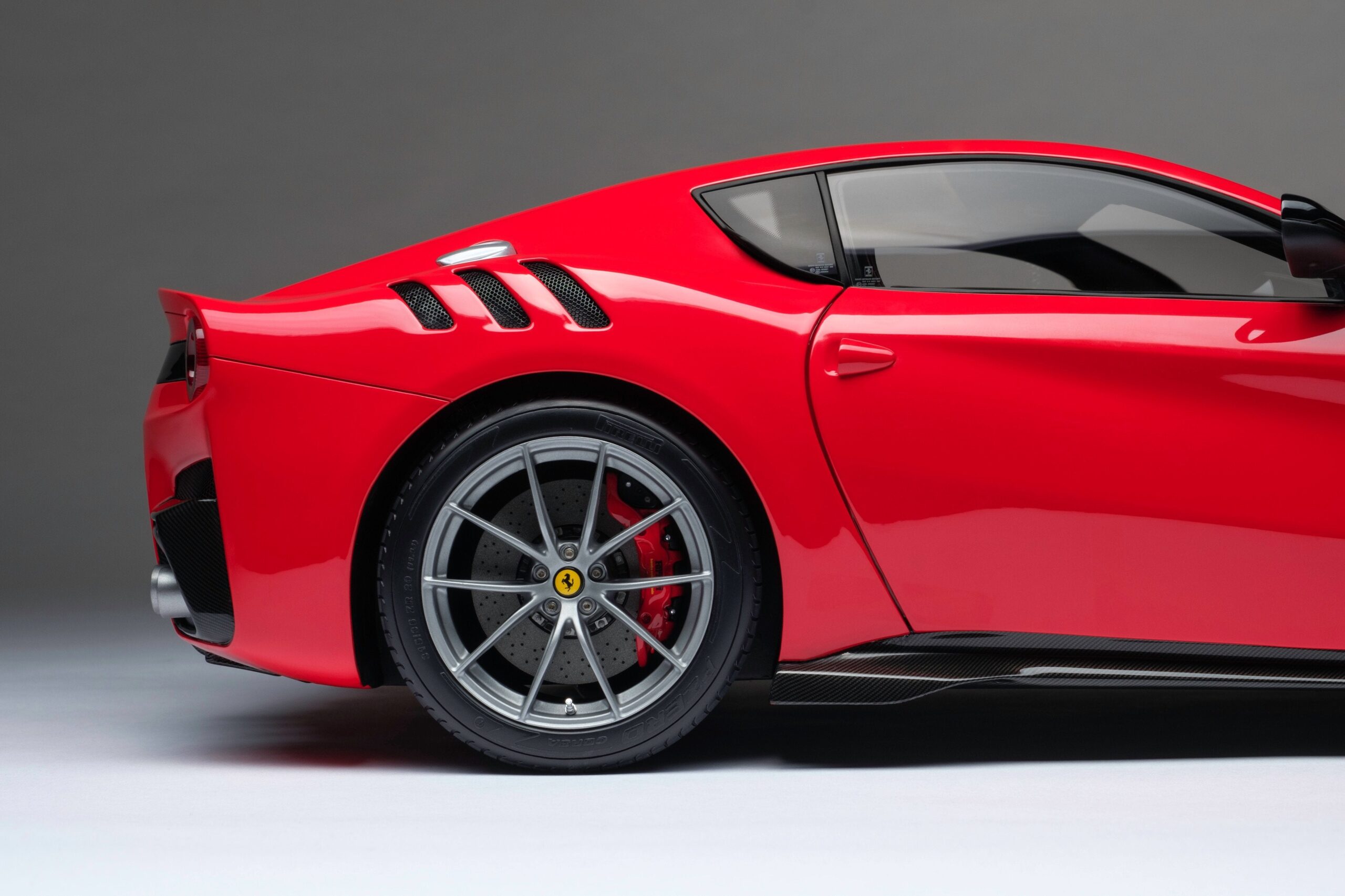Amalgam Ferrari F12 TDF (2015) - Rot | 1:8 - Imagen 11