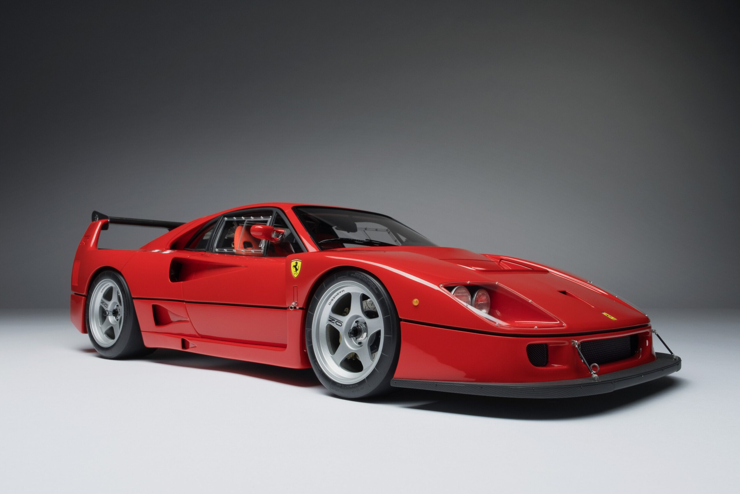 アマルガム フェラーリ F40 コンペティツィオーネ (1989) - レッド | 1:8