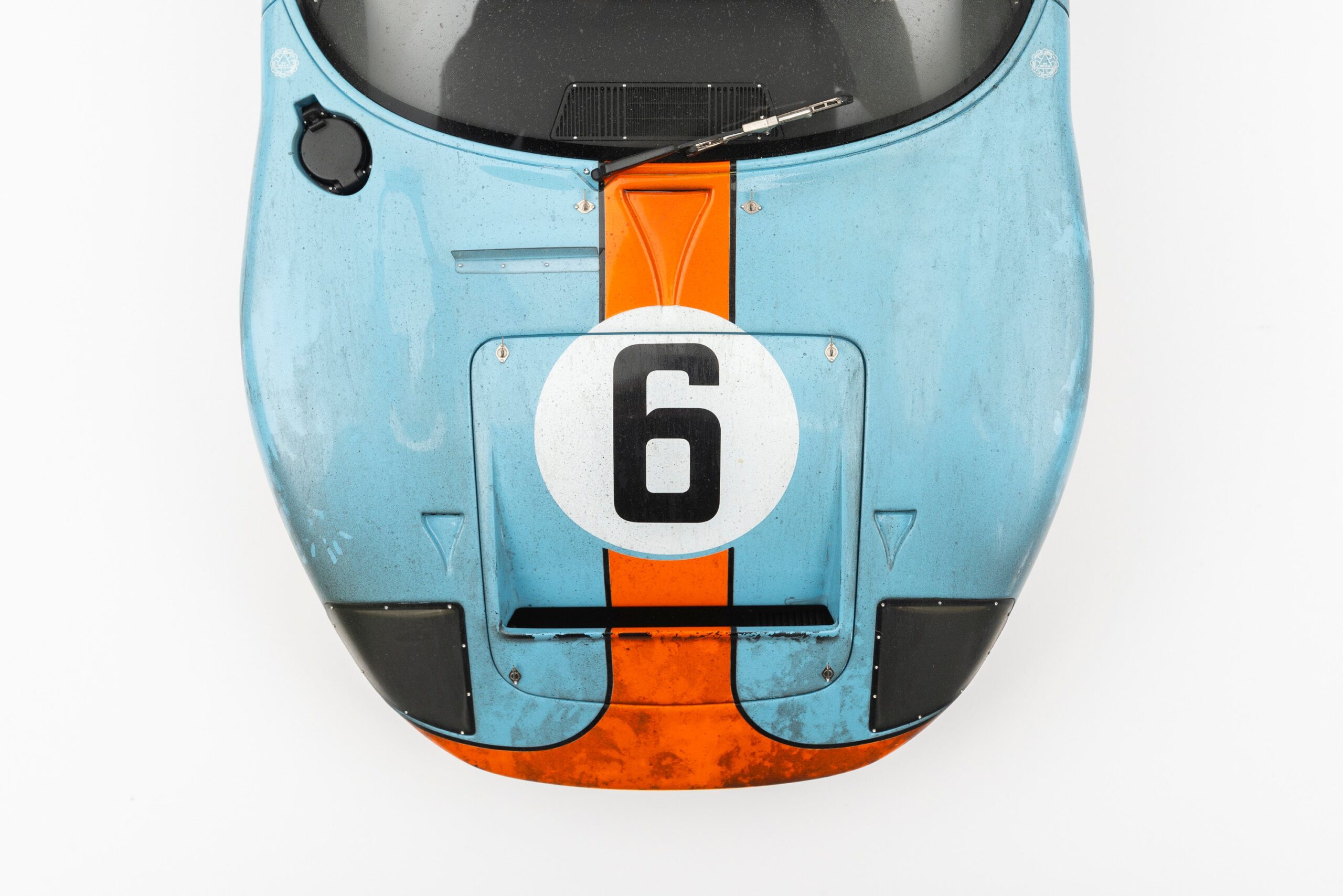 Amalgam Ford GT40 1969 Le Mans Winner Race Weathered - Hellblau / Orange | 1:8 - Image 6