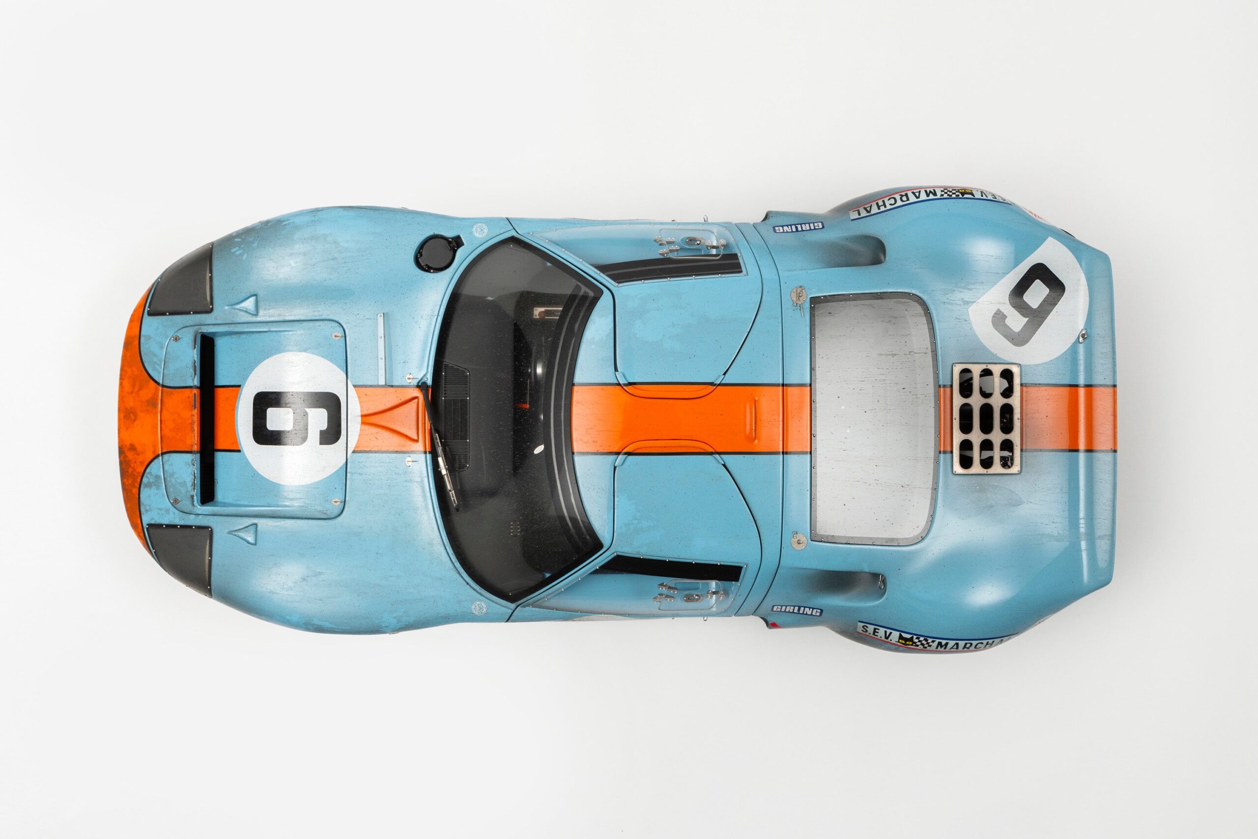 Amalgam Ford GT40 1969 Le Mans Winner Race Weathered - Hellblau / Orange | 1:8 - Image 16