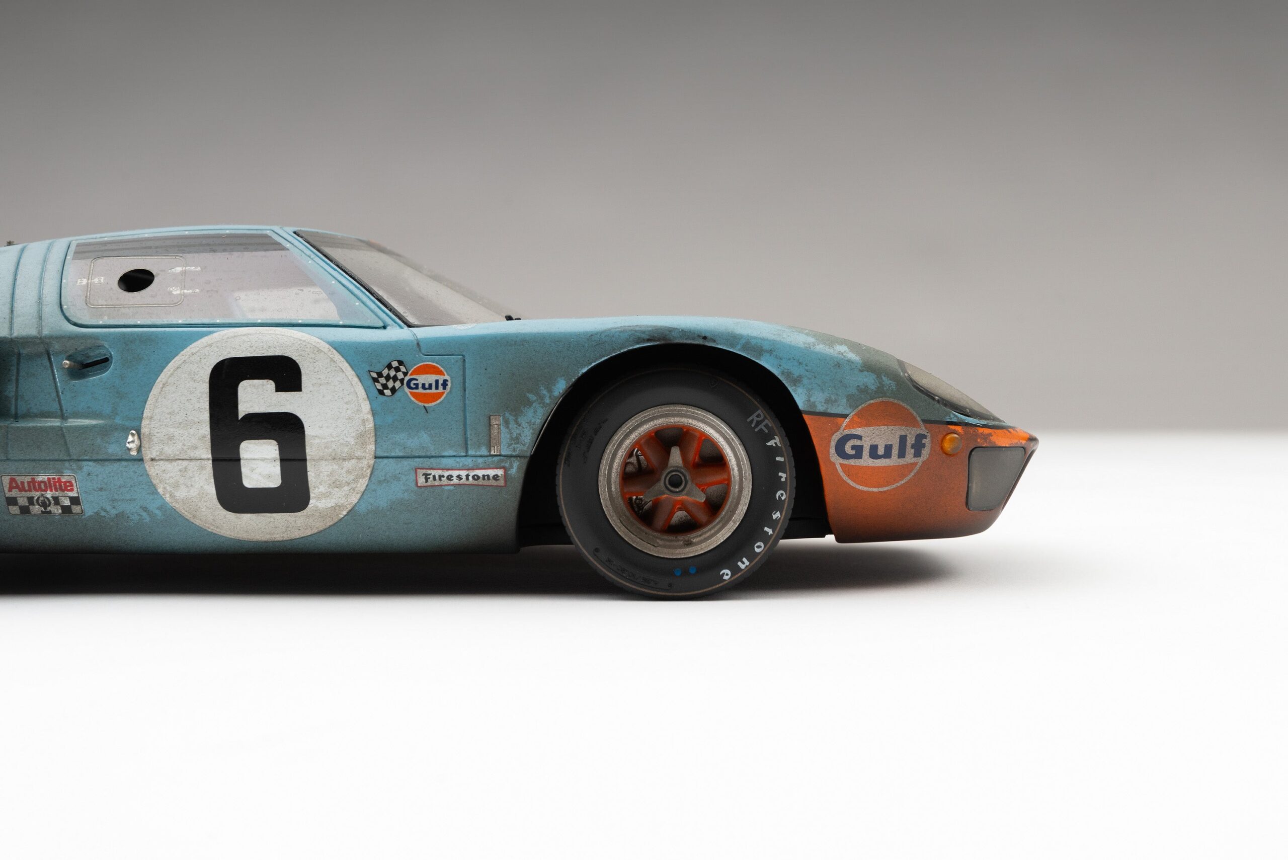 Amalgam Ford GT40 1969 Le Mans Sieger Race Weathered - Blau / Orange | 1:18 - Image 8