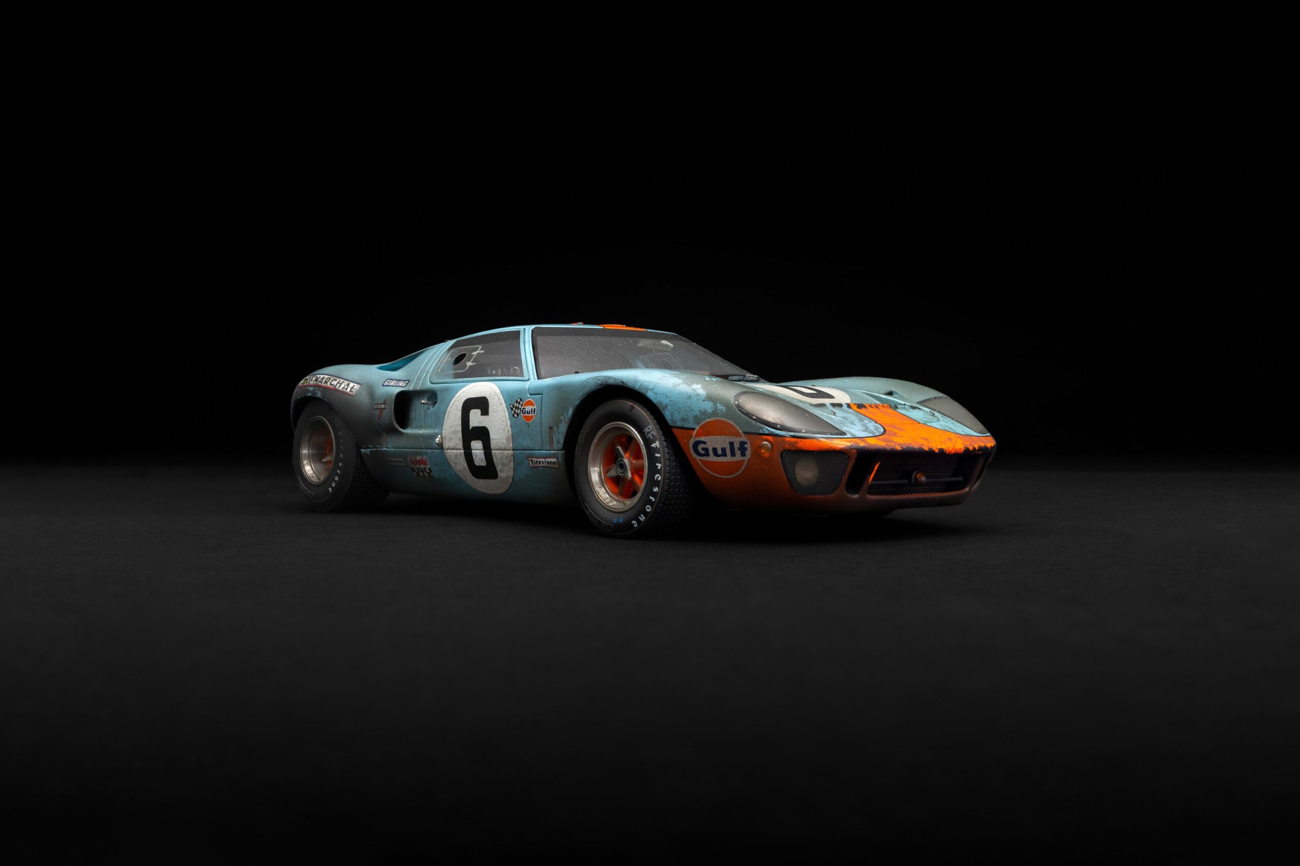 Amalgam Ford GT40 1969 Le Mans Sieger Race Weathered - Blau / Orange | 1:18 - Image 2