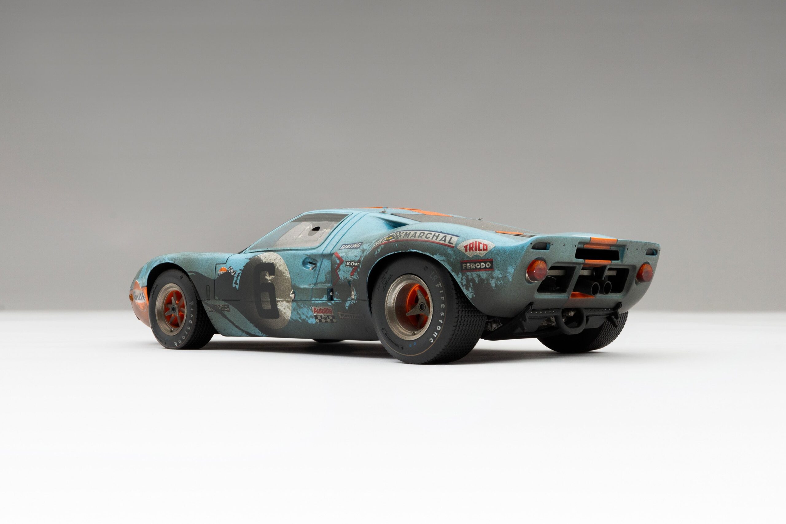 Amalgam Ford GT40 1969 Le Mans Sieger Race Weathered - Blau / Orange | 1:18 - Image 16