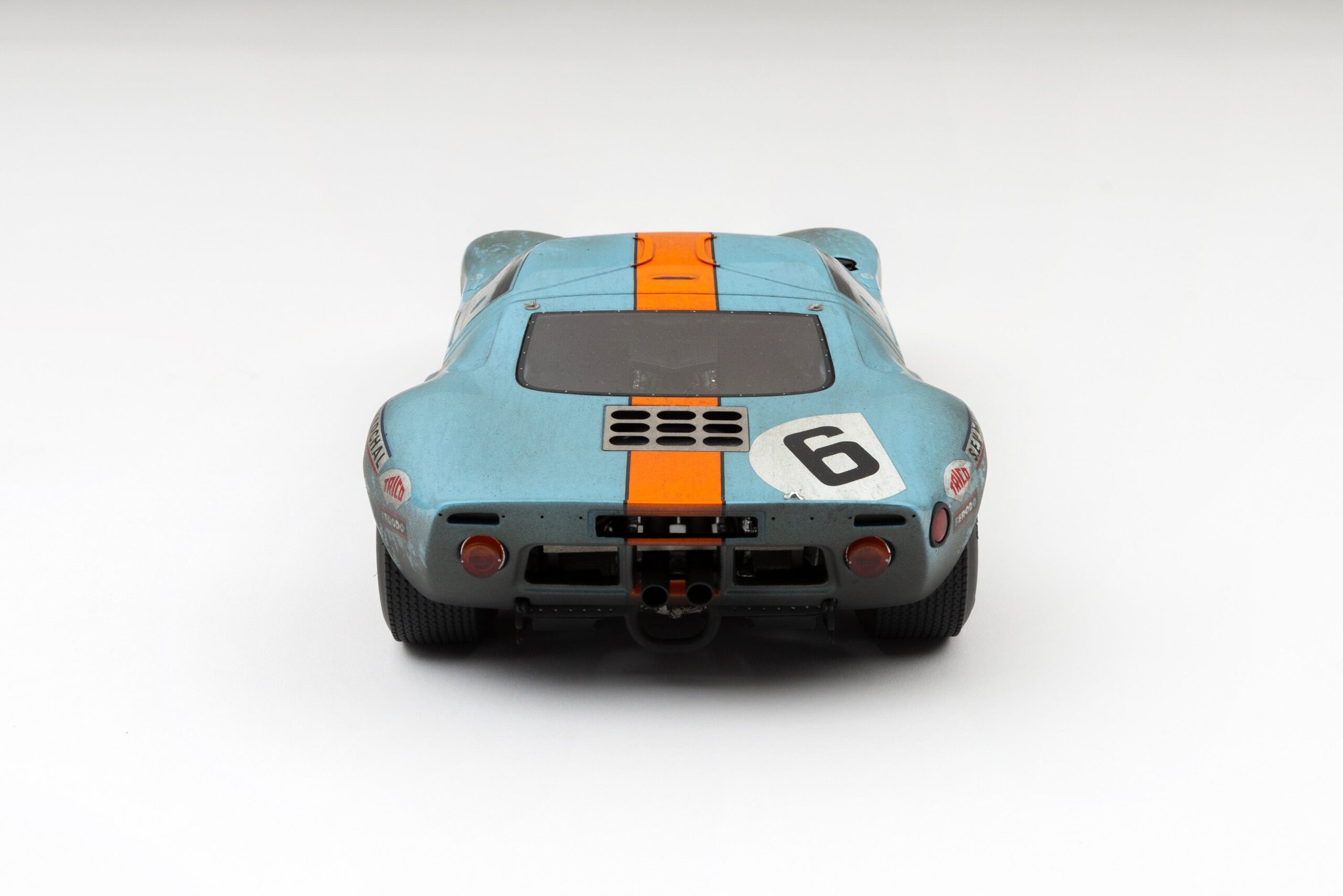 Amalgam Ford GT40 1969 Le Mans Sieger Race Weathered - Blau / Orange | 1:18 - Image 13
