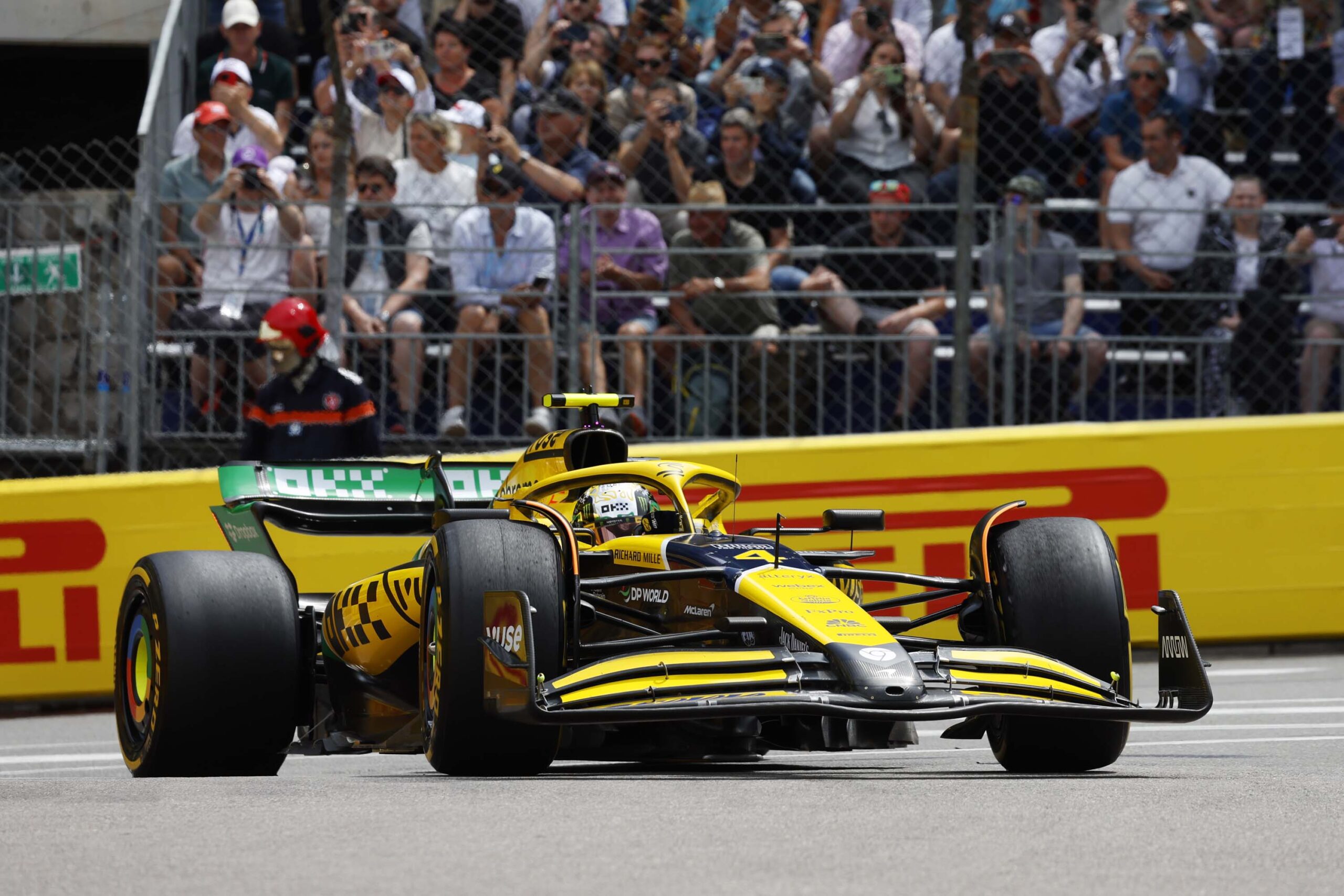 Amalgam McLaren MCL38 2024 Monaco Grand Prix Senna Tribute | 1:8 - Immagine 8
