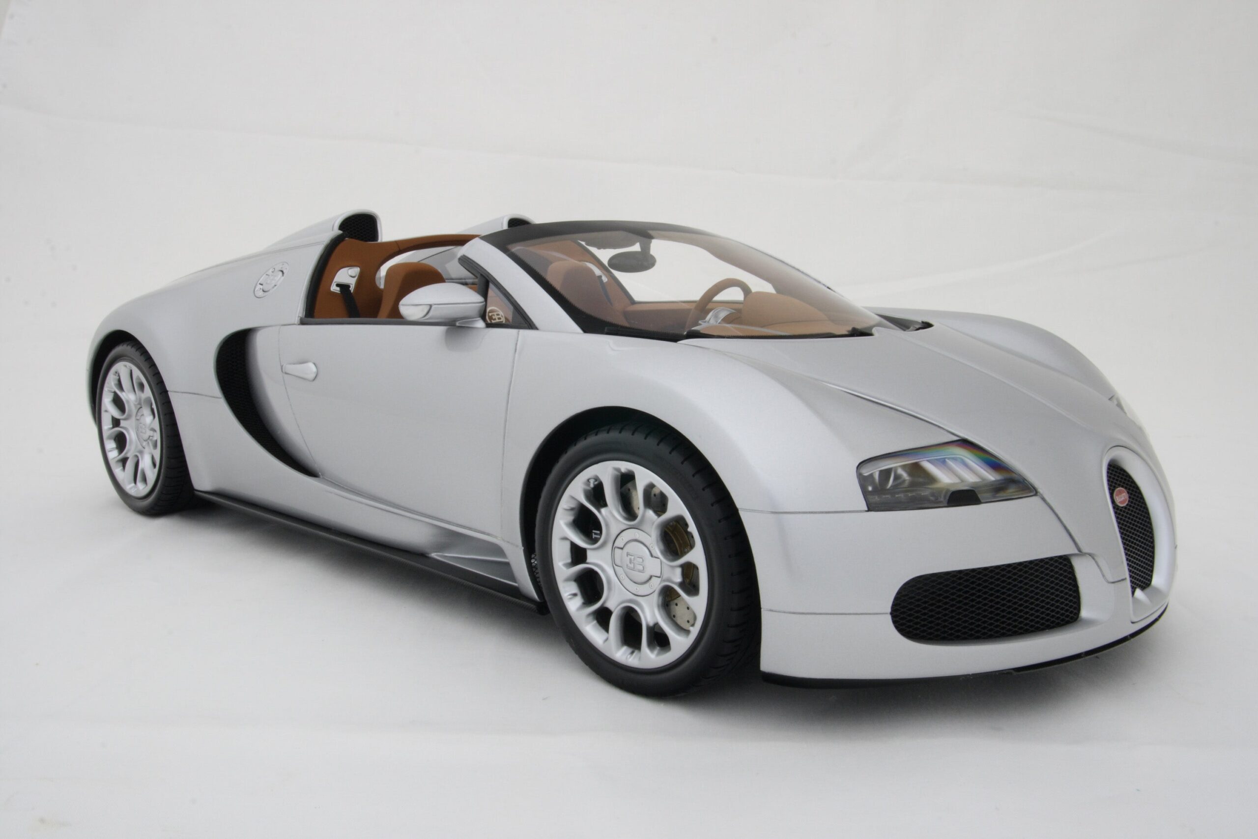 Amalgam Bugatti Veyron Tailor Made | 1:8 - 画像9