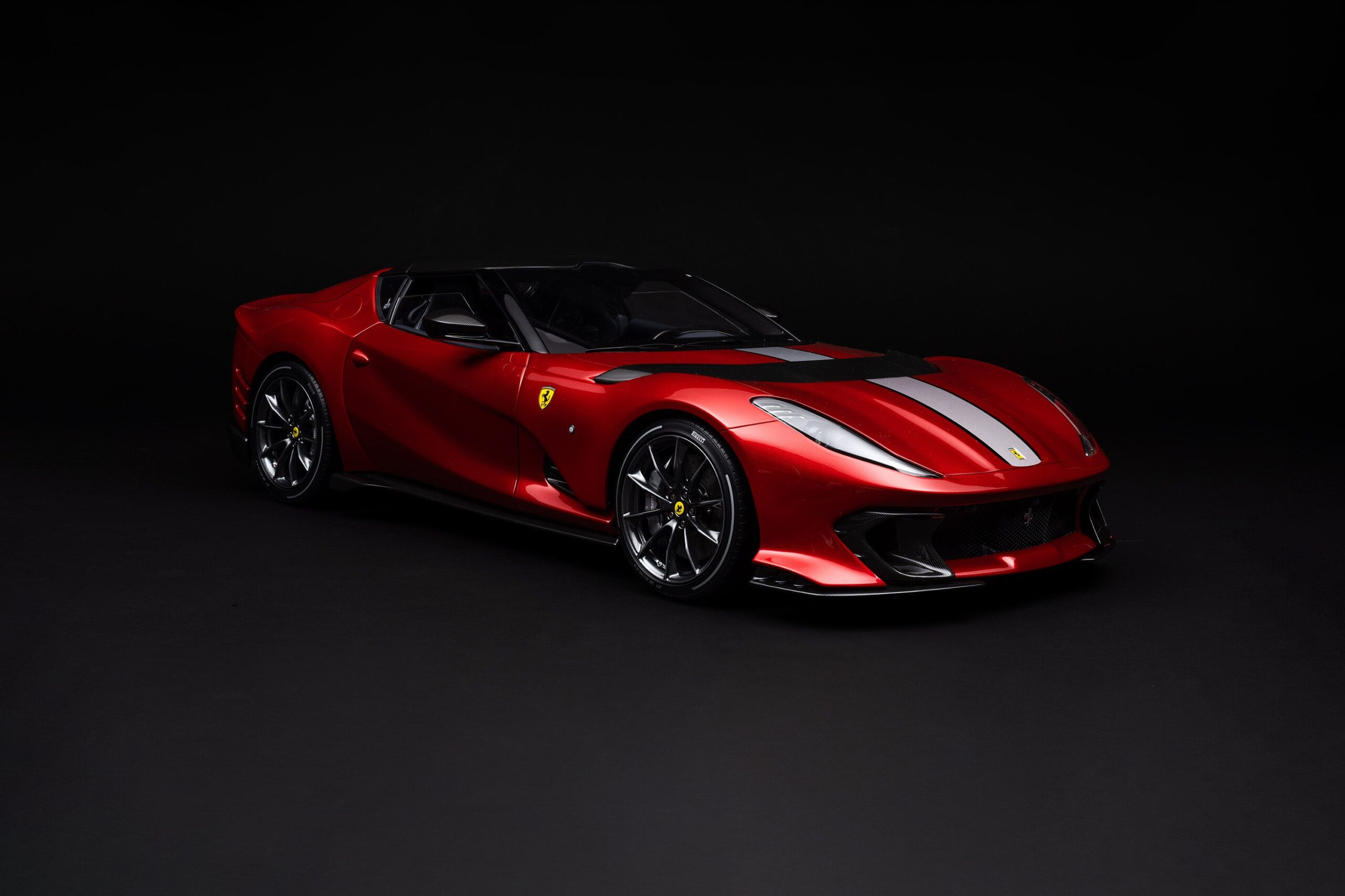 Amalgam Ferrari 812 Competizione A (2021) - Rot | 1:8 - 画像2