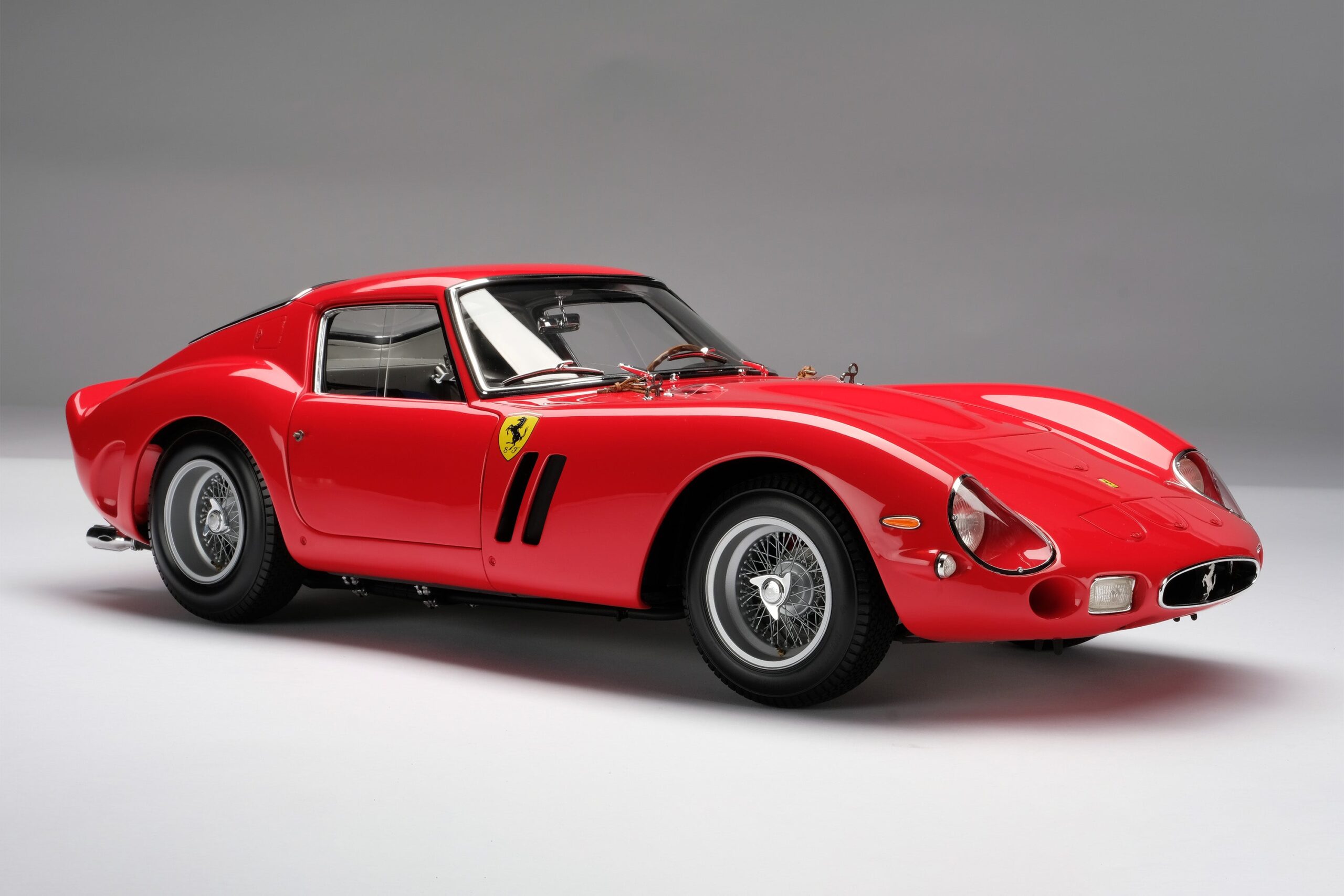 アマルガム フェラーリ 250 GTO ロード仕様 (1962) - レッド | 1:8
