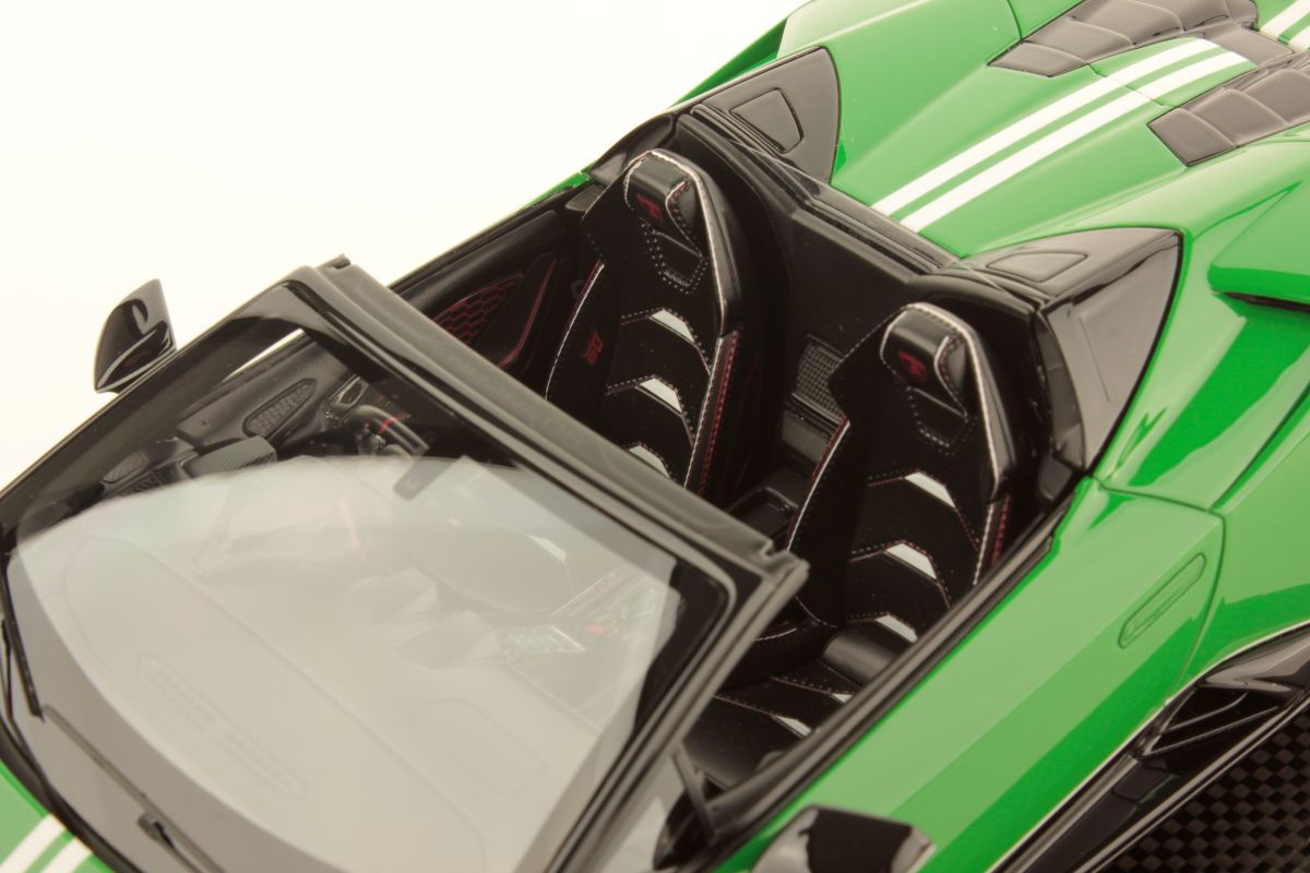 MR Collection Lamborghini Huracan EVO Spyder - ONE OFF 60th Anniversary | 1:18 - Image 6
