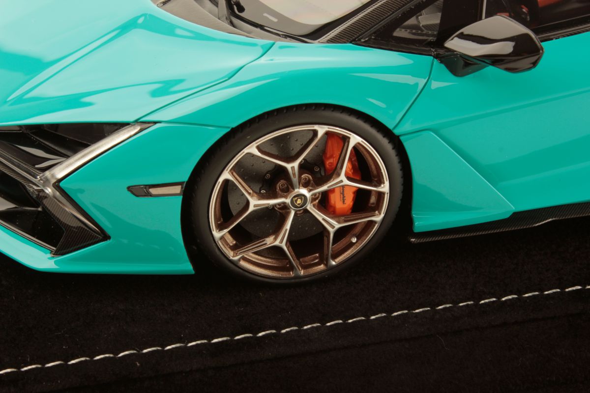 MR Collection Lamborghini Revuelto | 1:18 - Image 5