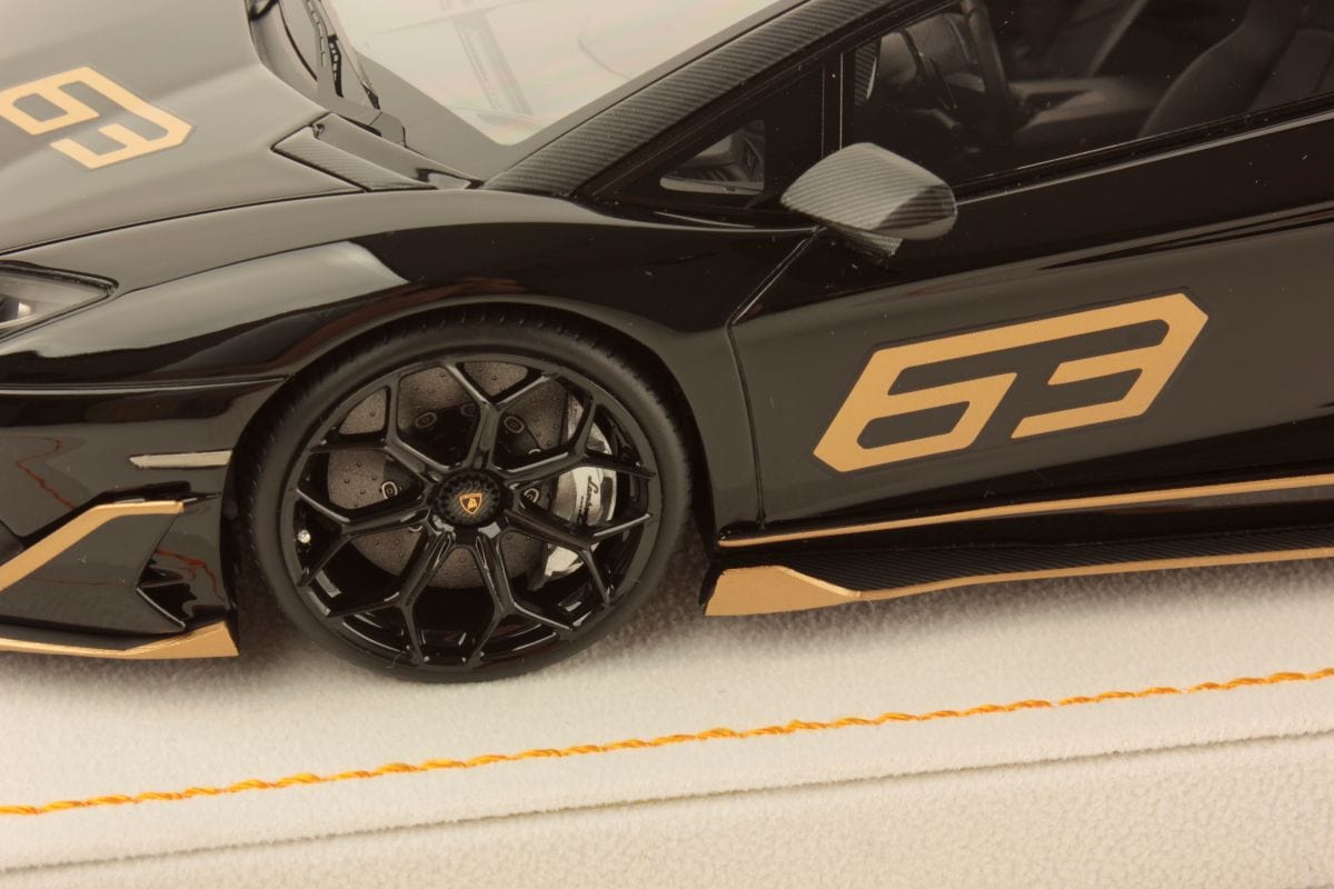 MRコレクション ランボルギーニ アヴェンタドール SVJ クーペ | 1:18