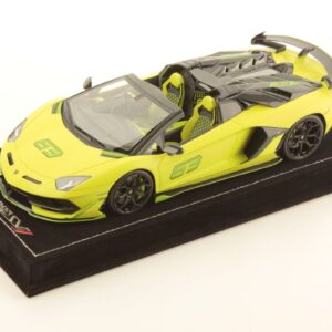 MR Collection Lamborghini Aventador SVJ Roadster - Shock Green | 1:18