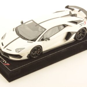 MR Collection Lamborghini Aventador SVJ Coupé - Canopus White | 1:18