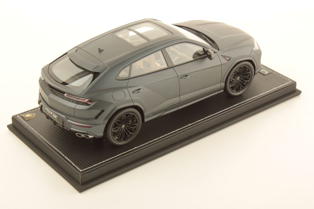 MRコレクション ランボルギーニ ウルス SE - ワンオフ マット