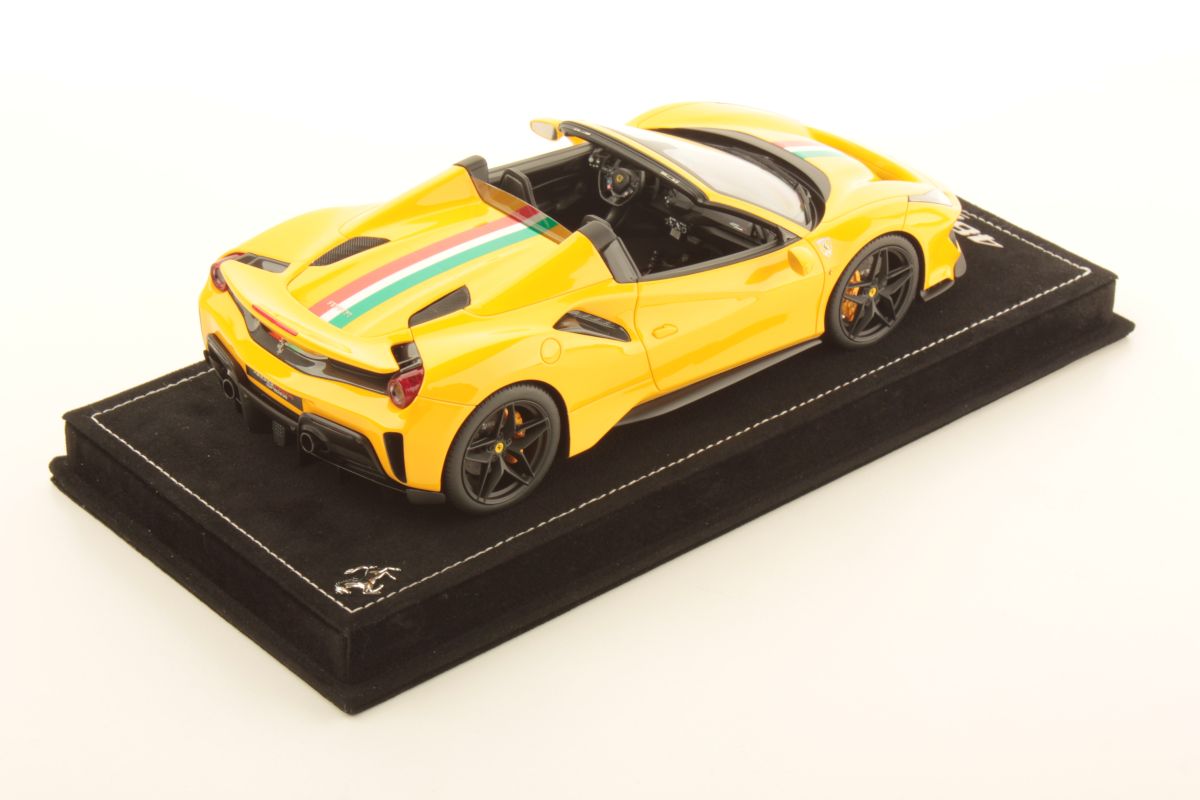 MR Collection Ferrari 488 Pista Spider - Modena Yellow, Italian Livery | 1:18 - Image 2