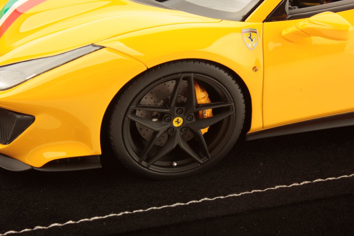 MR Collection Ferrari 488 Pista Spider - Modena Yellow, Italian Livery | 1:18 - Image 5