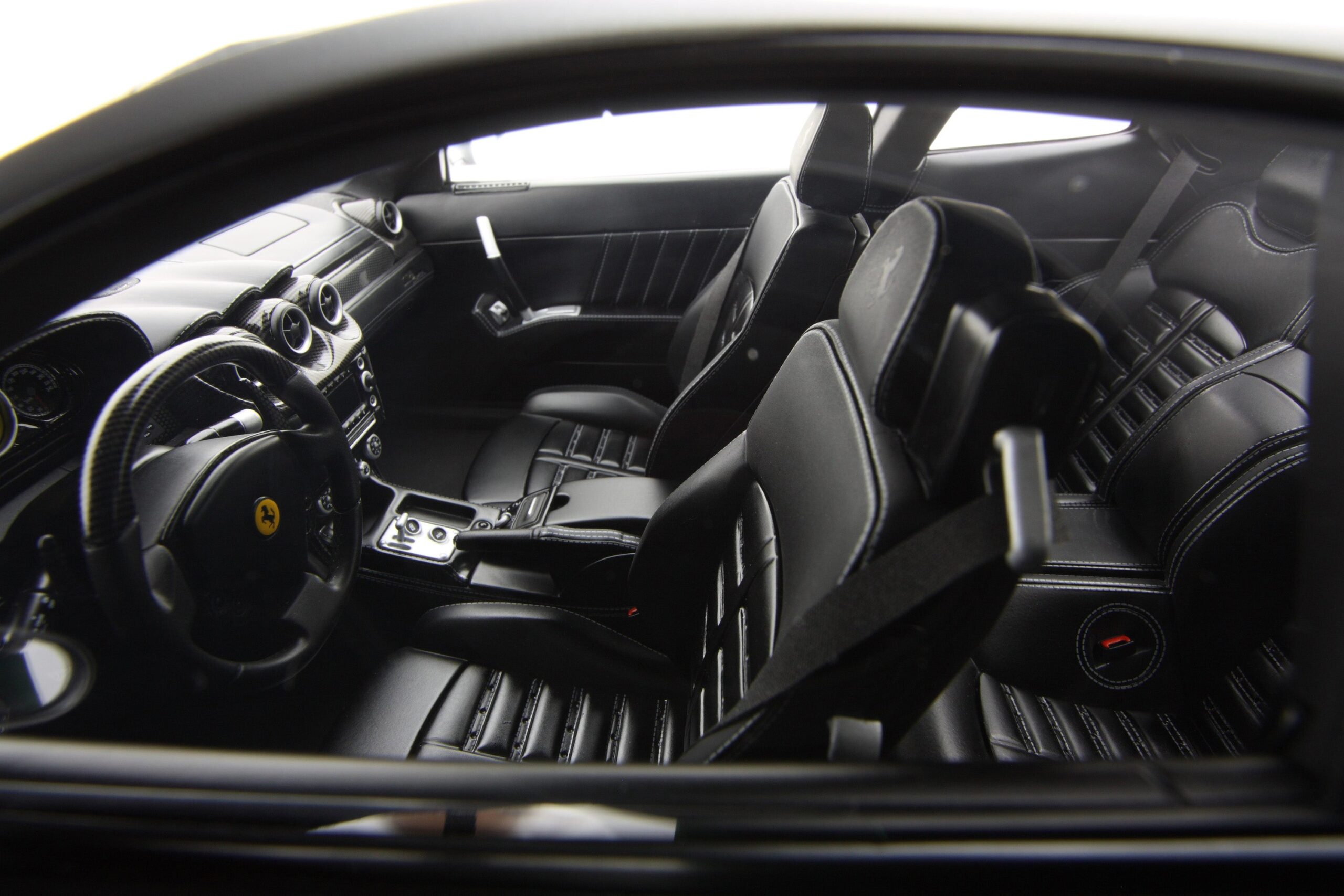 Amalgam Ferrari 612 Sessanta Tailor Made | 1:8 - 画像5