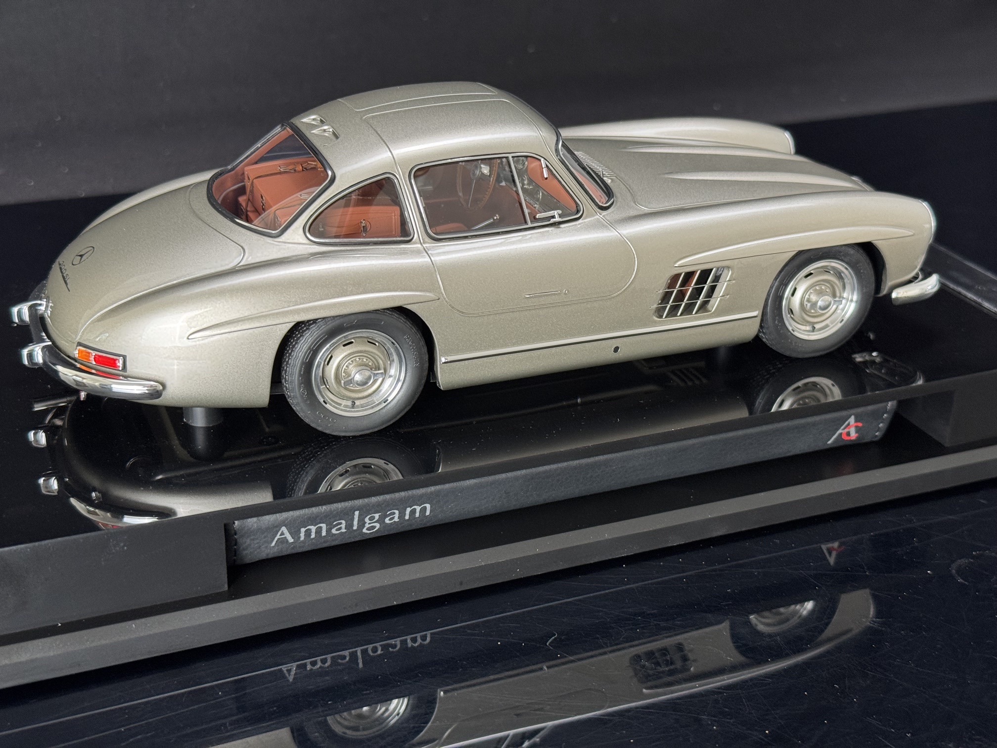 Amalgam Mercedes-Benz 300SL Gullwing 1:18 - 1/18 - 画像8