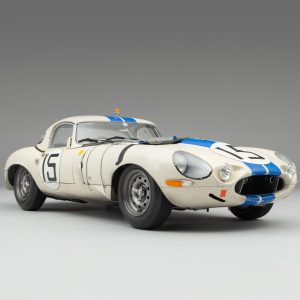 Amalgam Jaguar Lightweight E-type 1963 Le Mans Race Weathered | 1:8