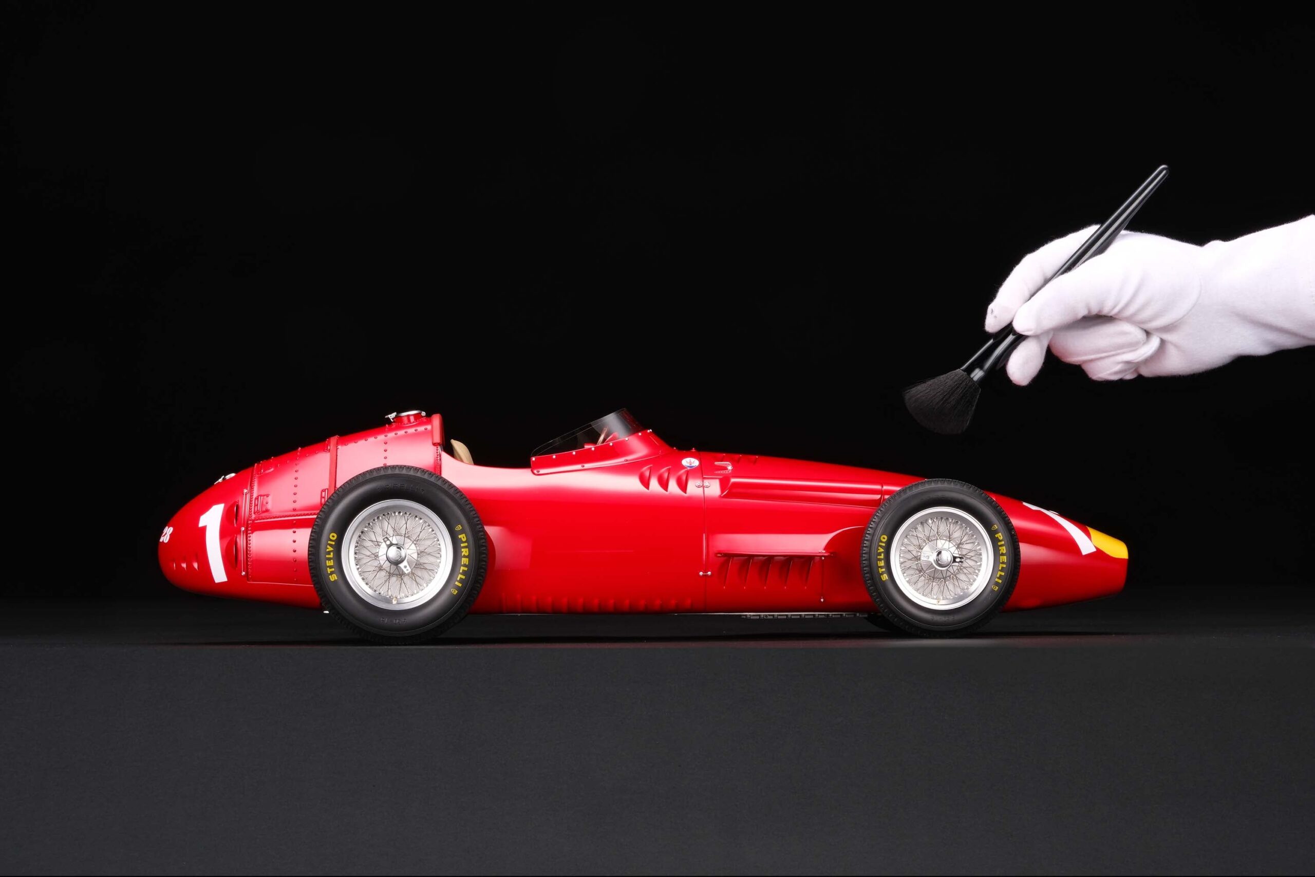 Amalgam Maserati 250F 1957 German Grand Prix - Juan Manuel Fangio - Rot | 1:8 - 画像3