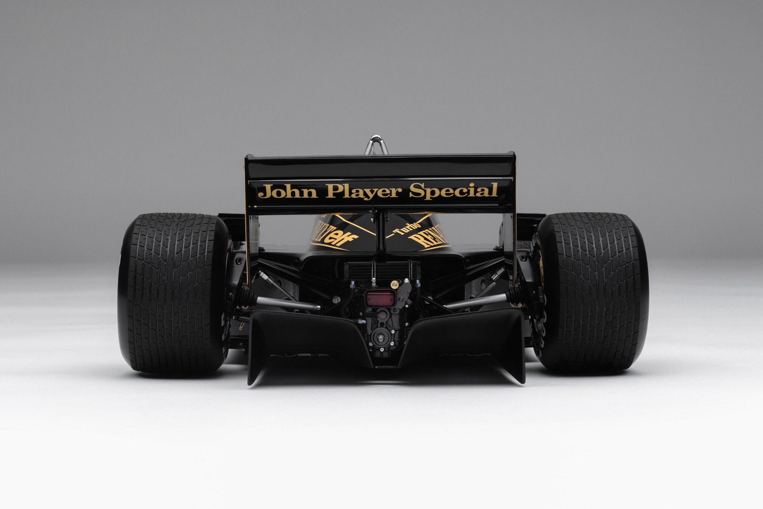 Amalgam Lotus 97T 1985 Portuguese Grand Prix Winner Ayrton Senna - Schwarz | 1:8 - Image 8